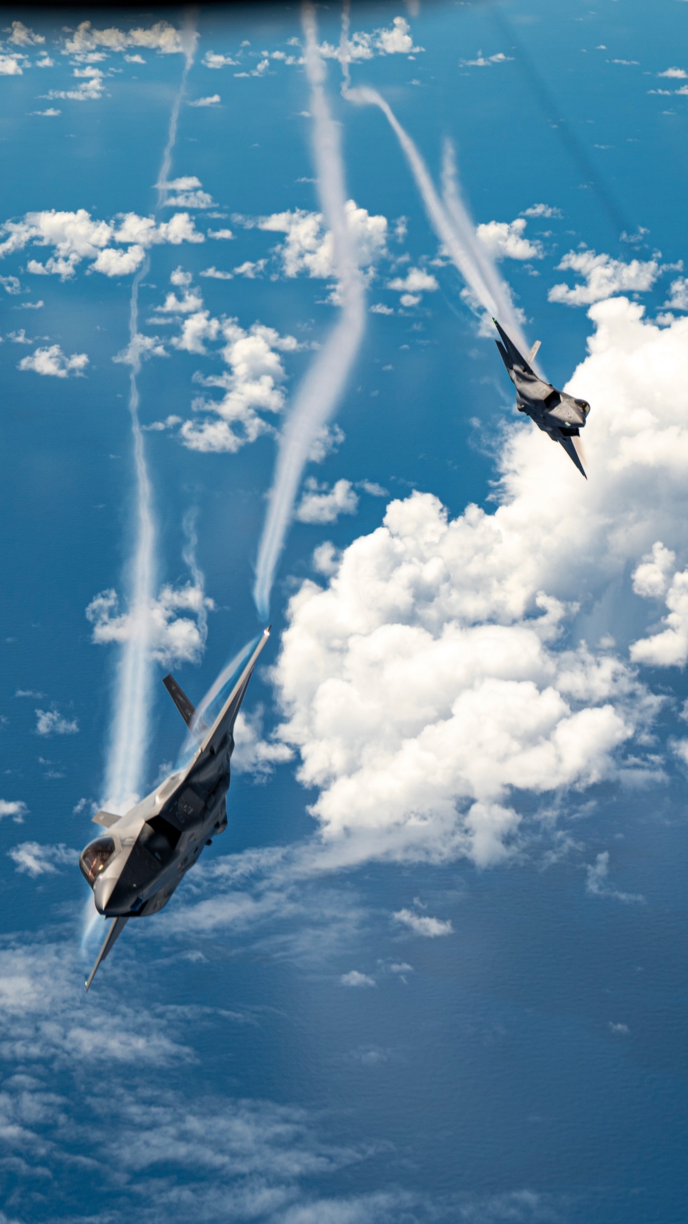 DVIDS 35 Aerial Refuel