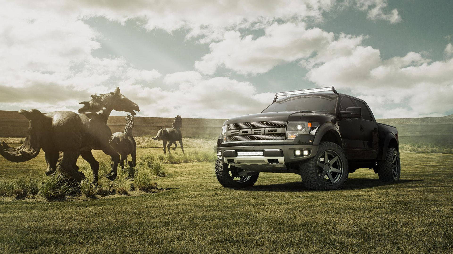 Download free Ford Raptor And Horse