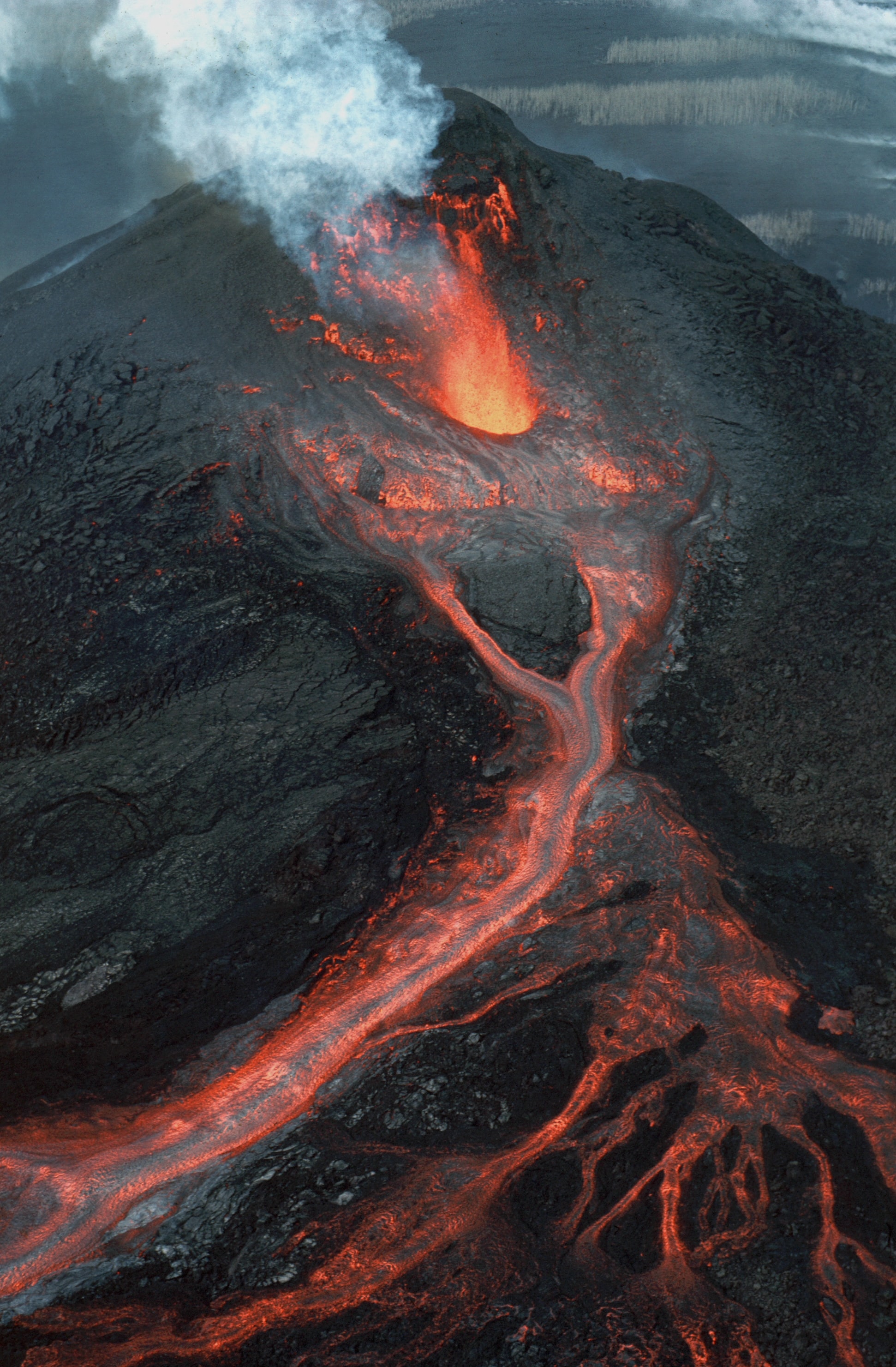 Mobile wallpaper: Volcano, Lava, Crater