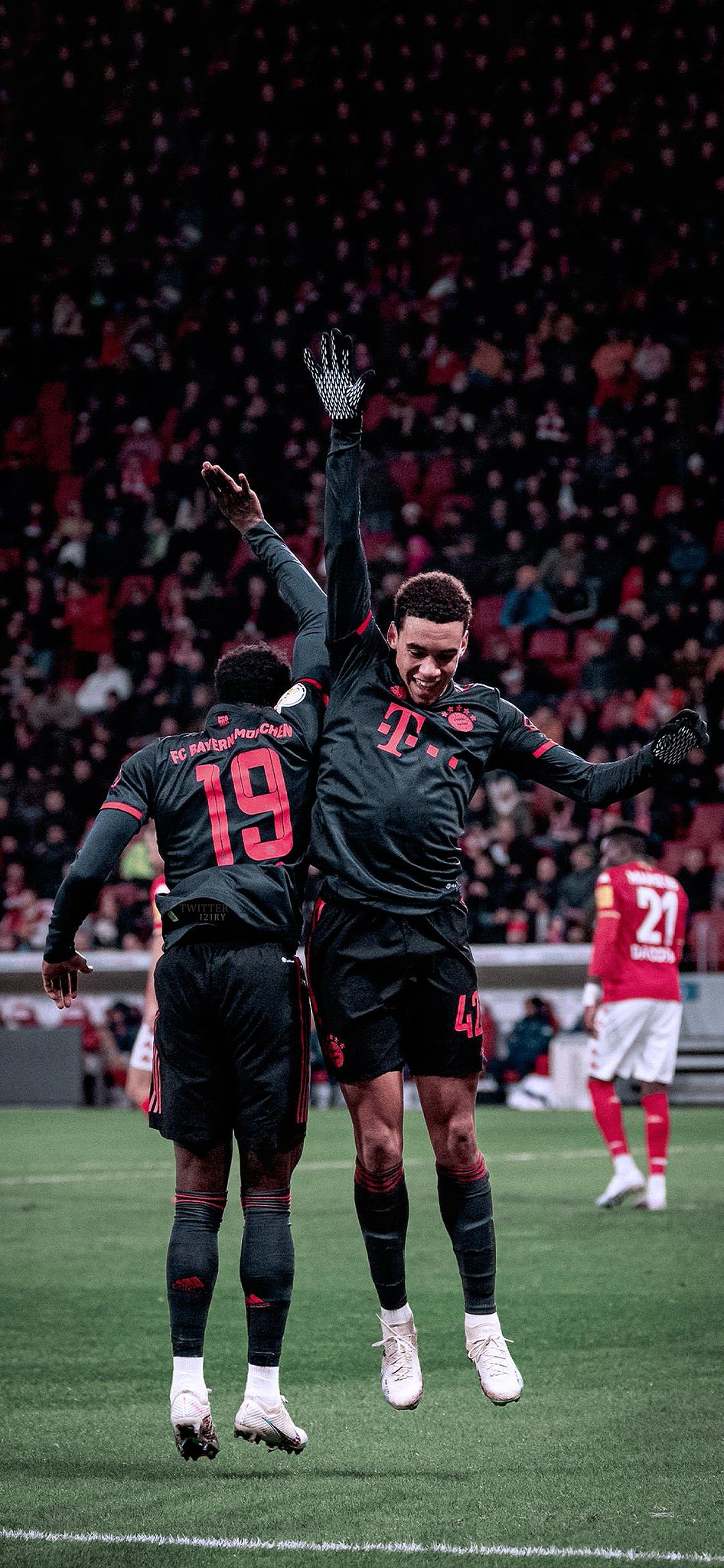 Tadic #Wallpaper └