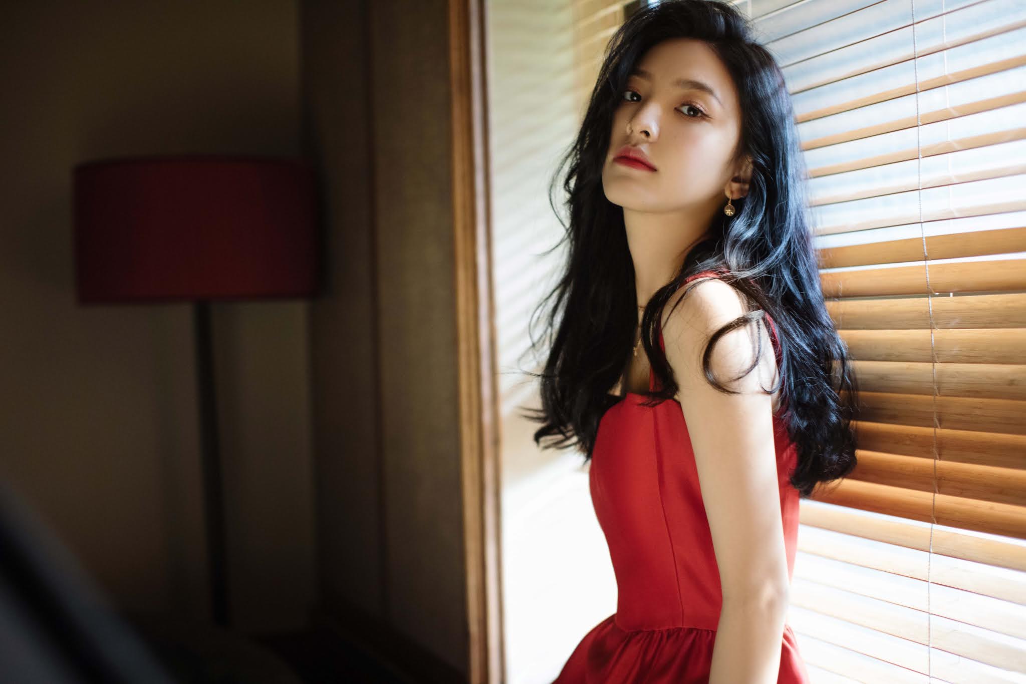 Zhang Ruonan poses for photo shoot