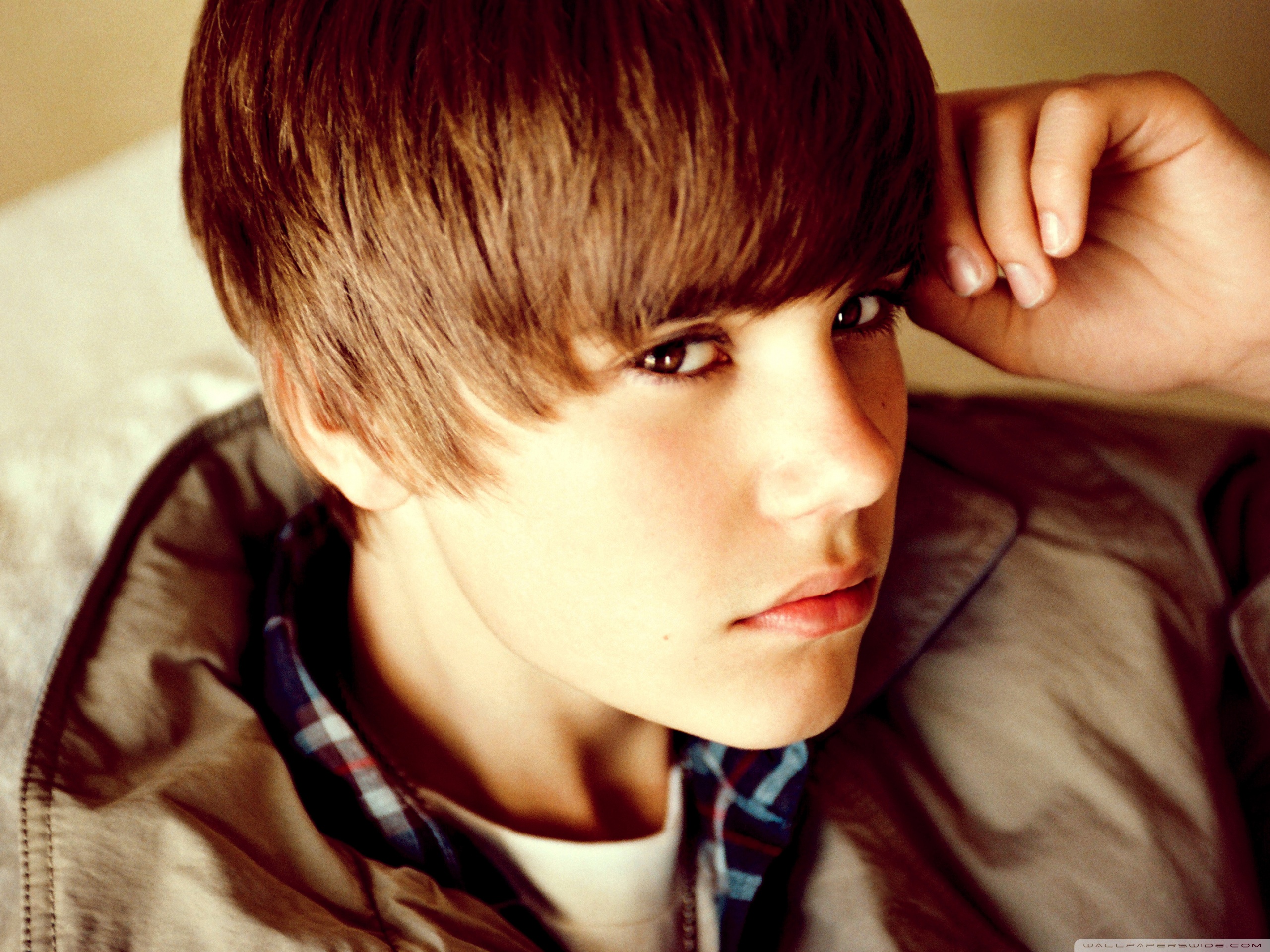Justin Bieber Young Ultra HD Desktop
