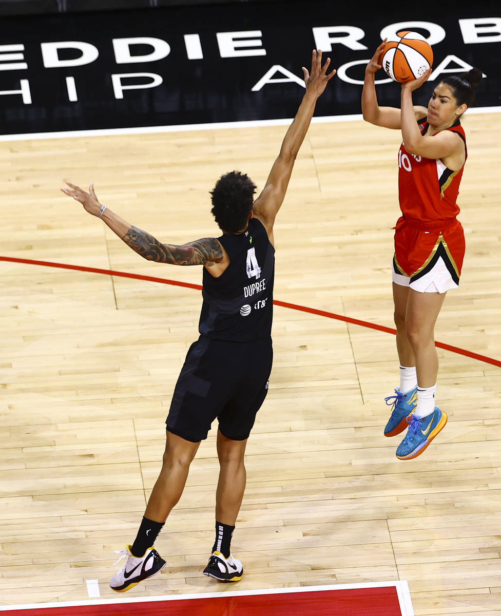 Las Vegas Aces' Kelsey Plum shoots