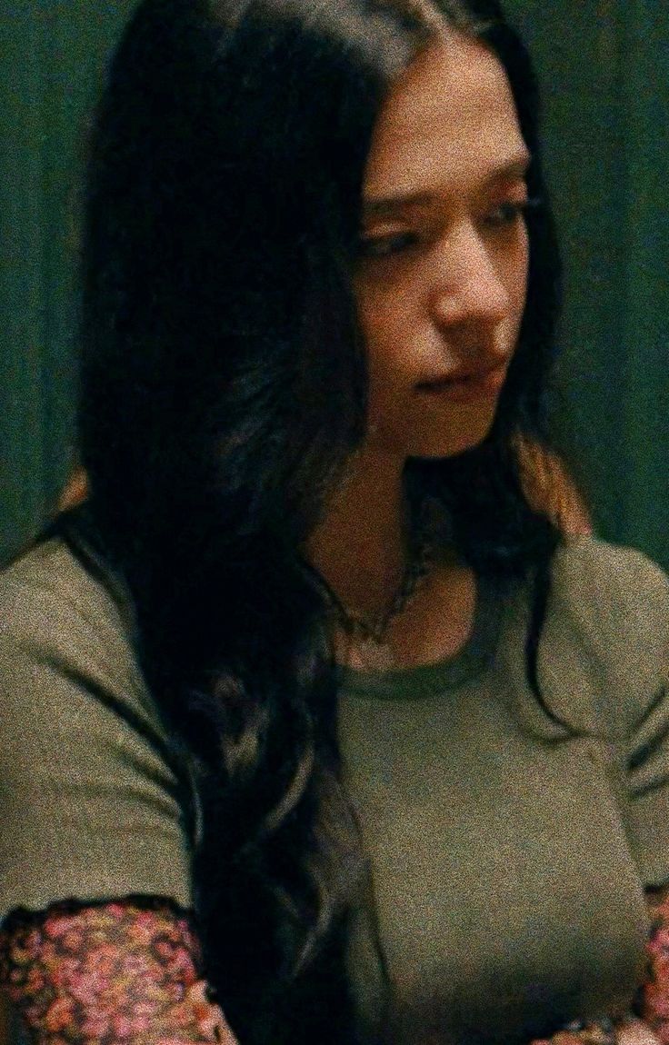 Mikey Madison as Amber in Scream 2022