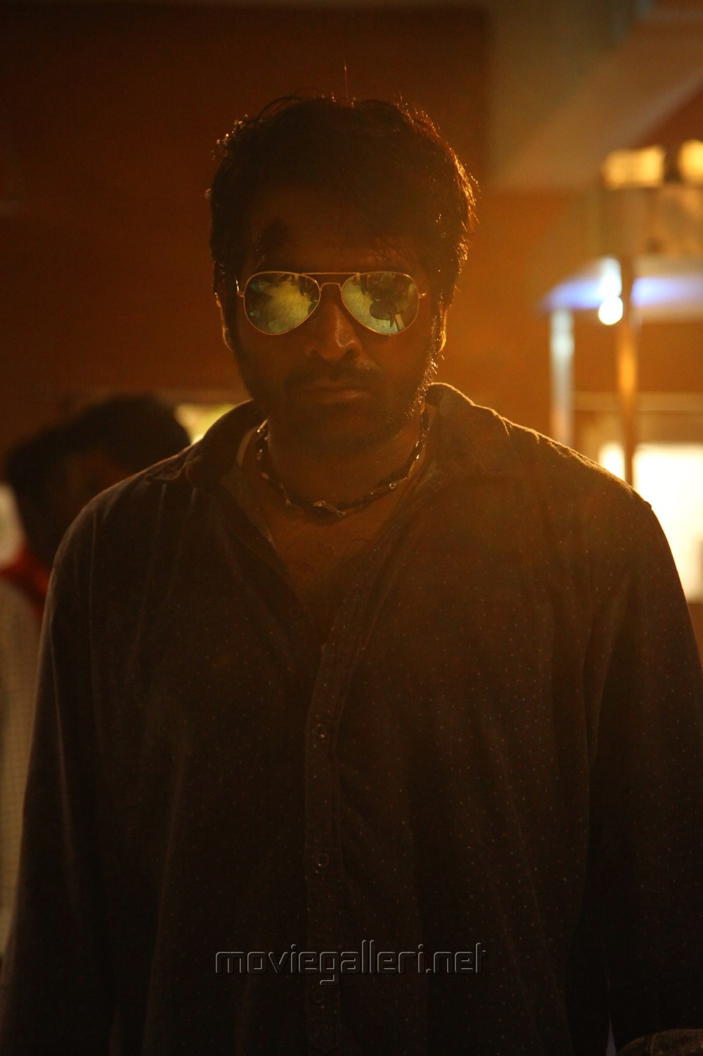 Kadhalum Kadanthu Pogum Movie Stills