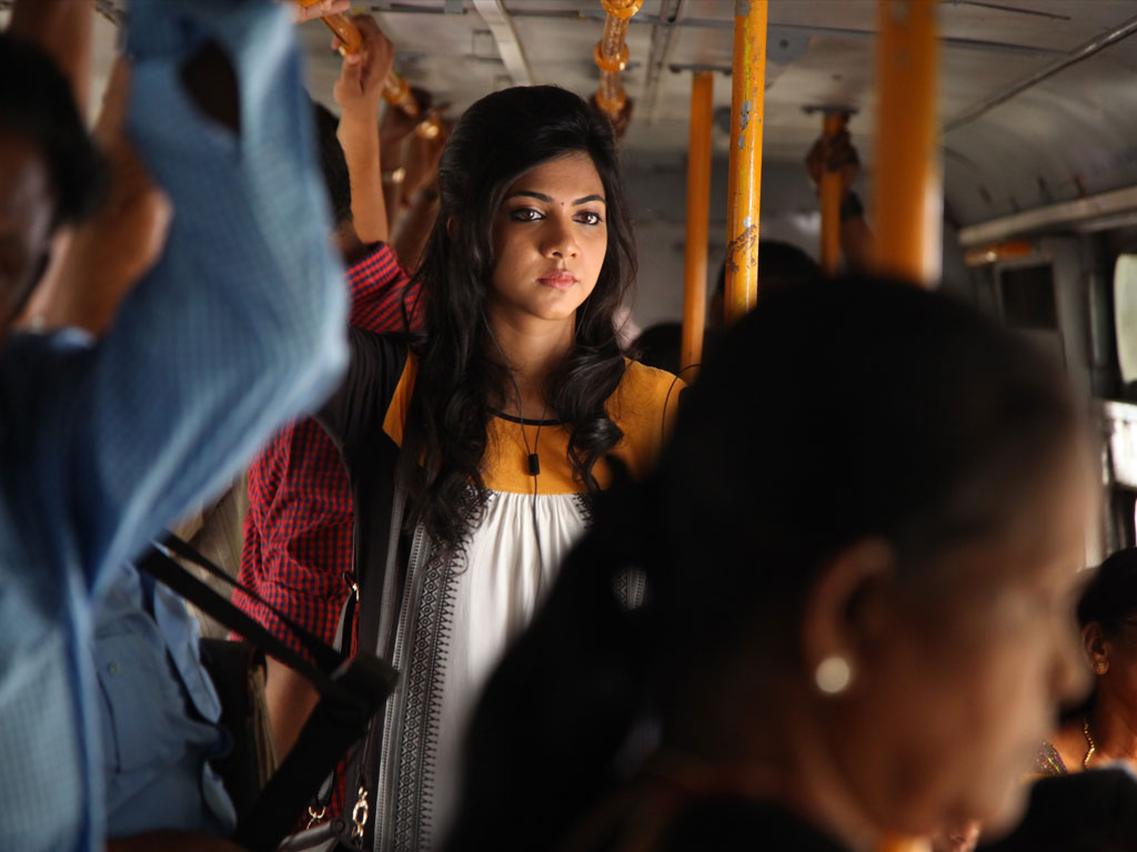 Kadhalum Kadanthu Pogum HQ Movie