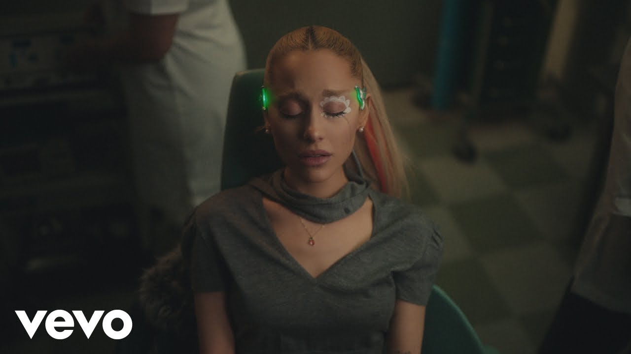 Ariana Grande can't be friends