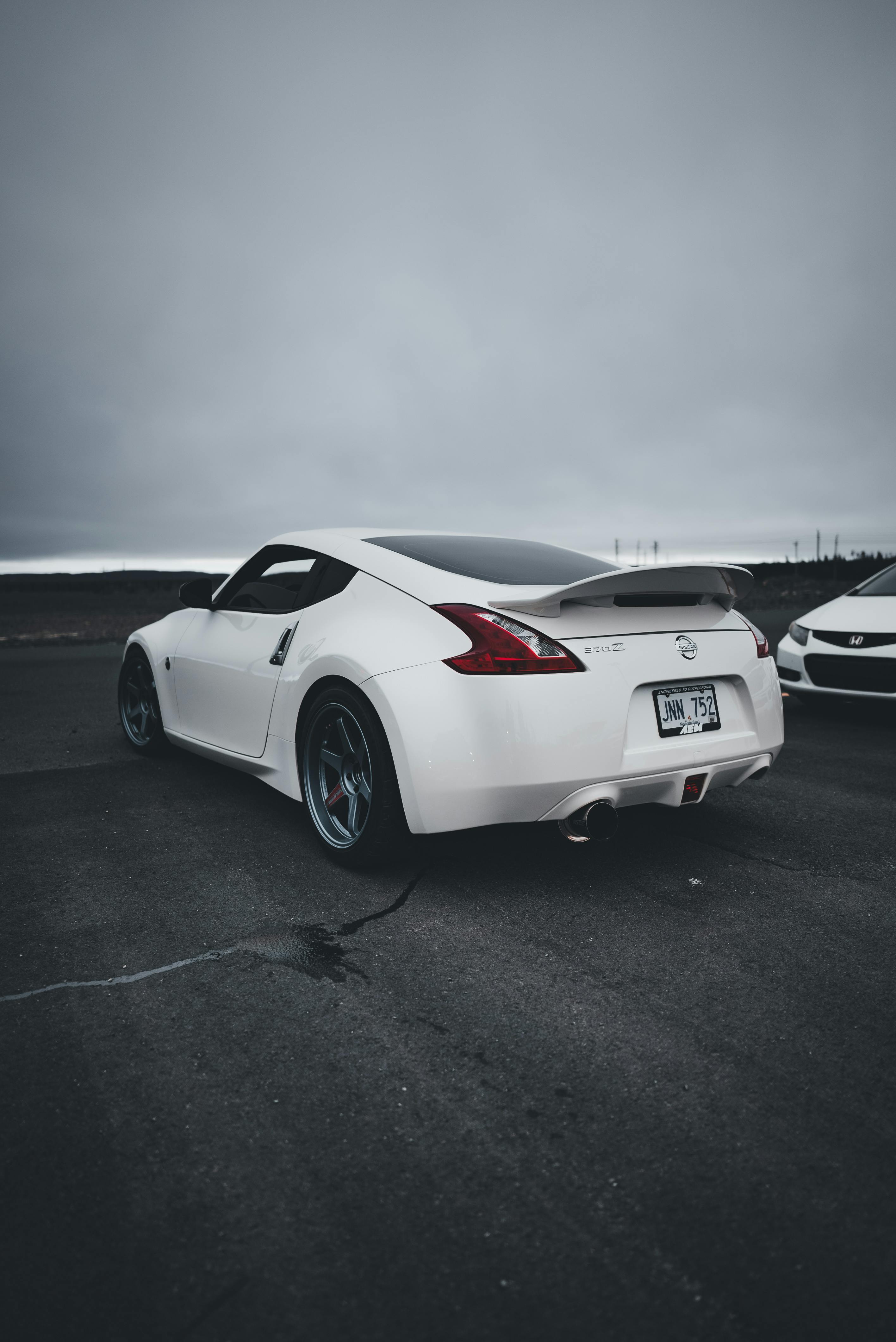 White Nissan 370Z · Free