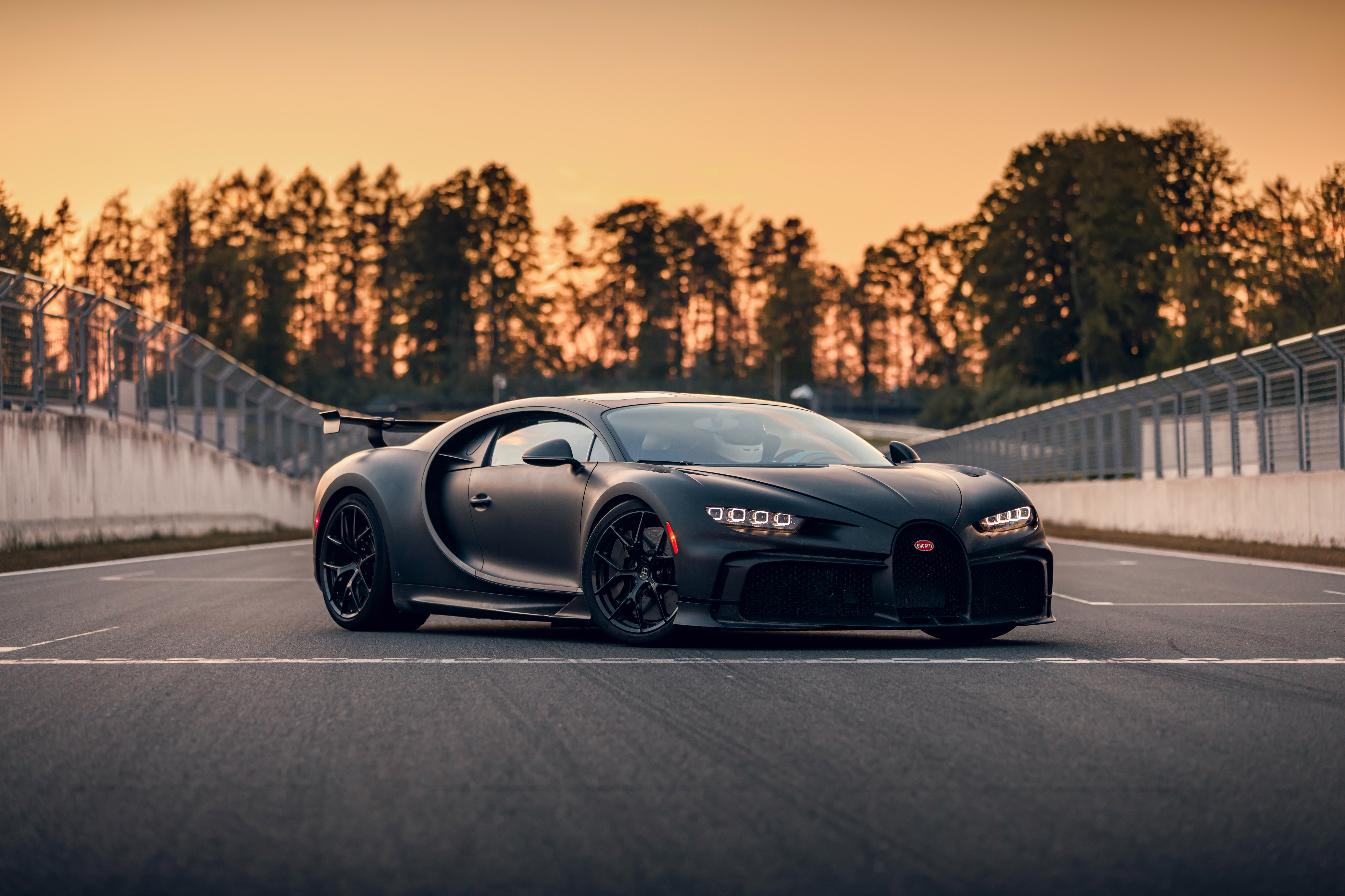 Black Bugatti Chiron Pur Sport 5k