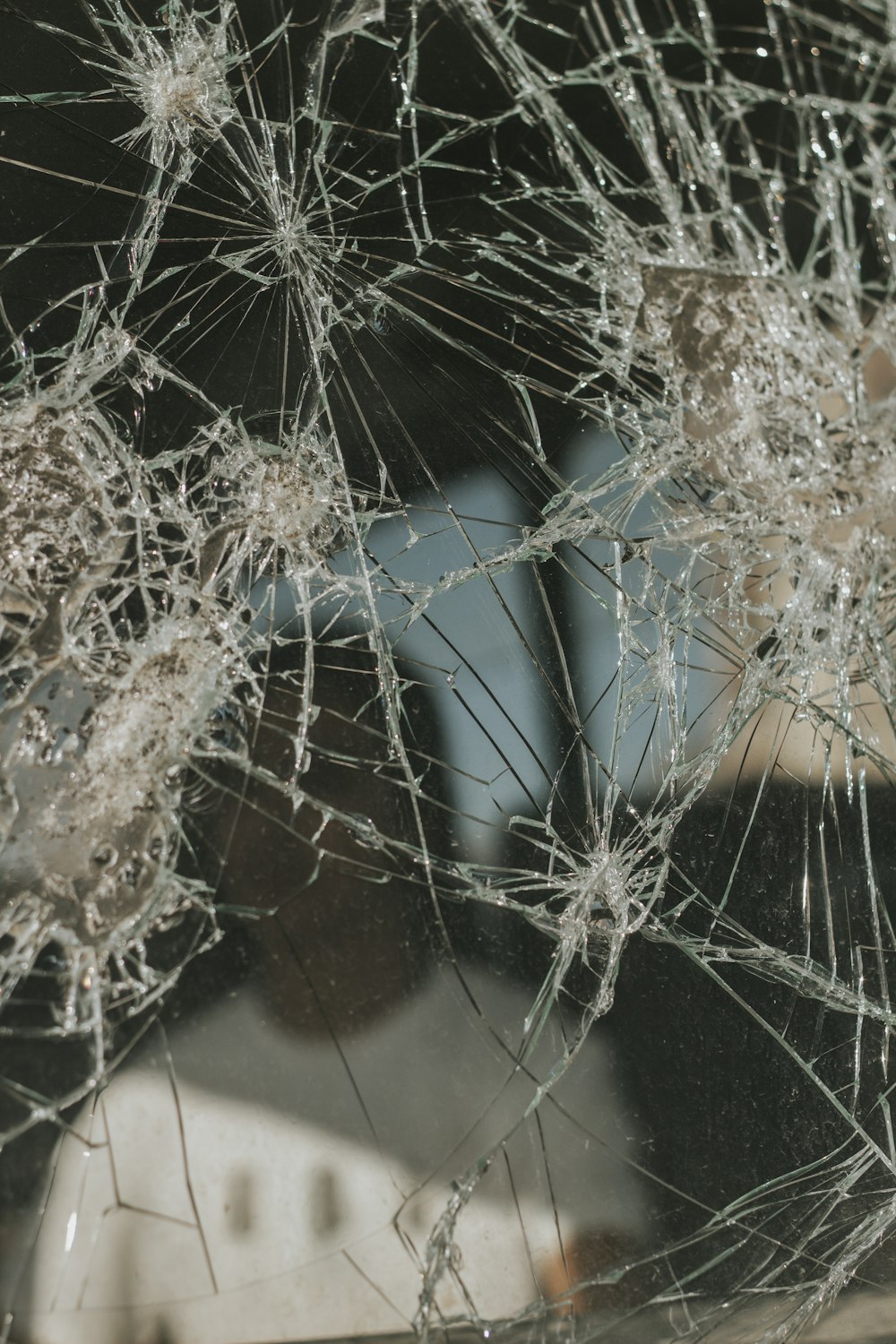 1K+ Broken Mirror Picture. Download