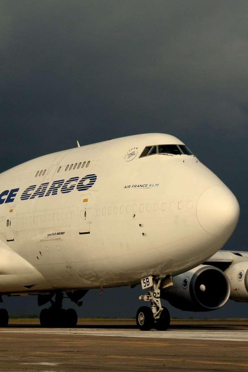 Wallpaper 800x1200 Boeing 747 400