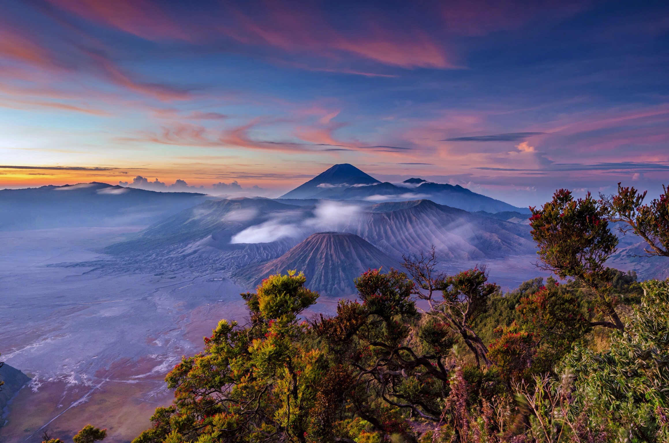 Mount Bromo Sunrise: HD Wallpaper
