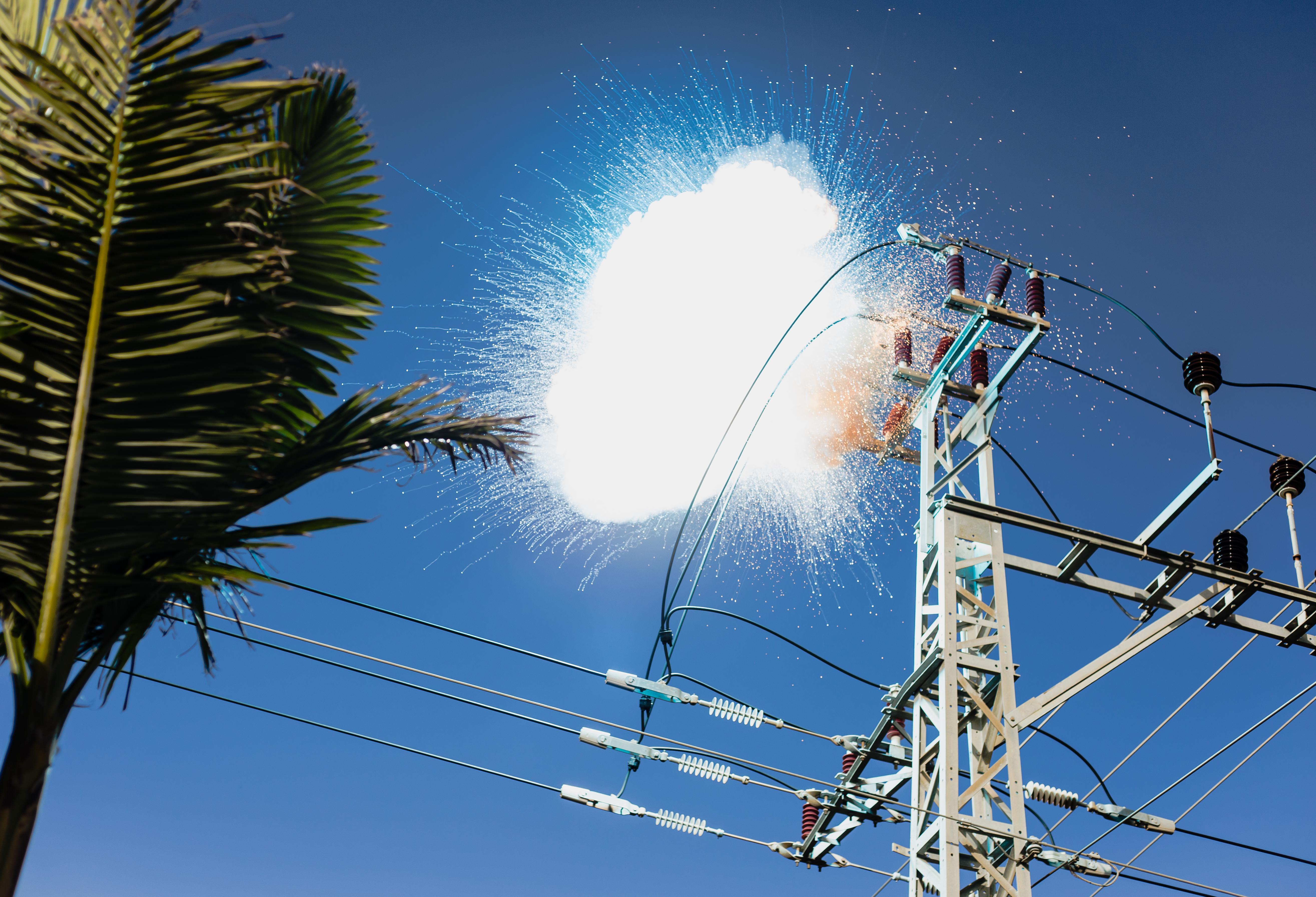 Power pole explosion! 5260x3584, r
