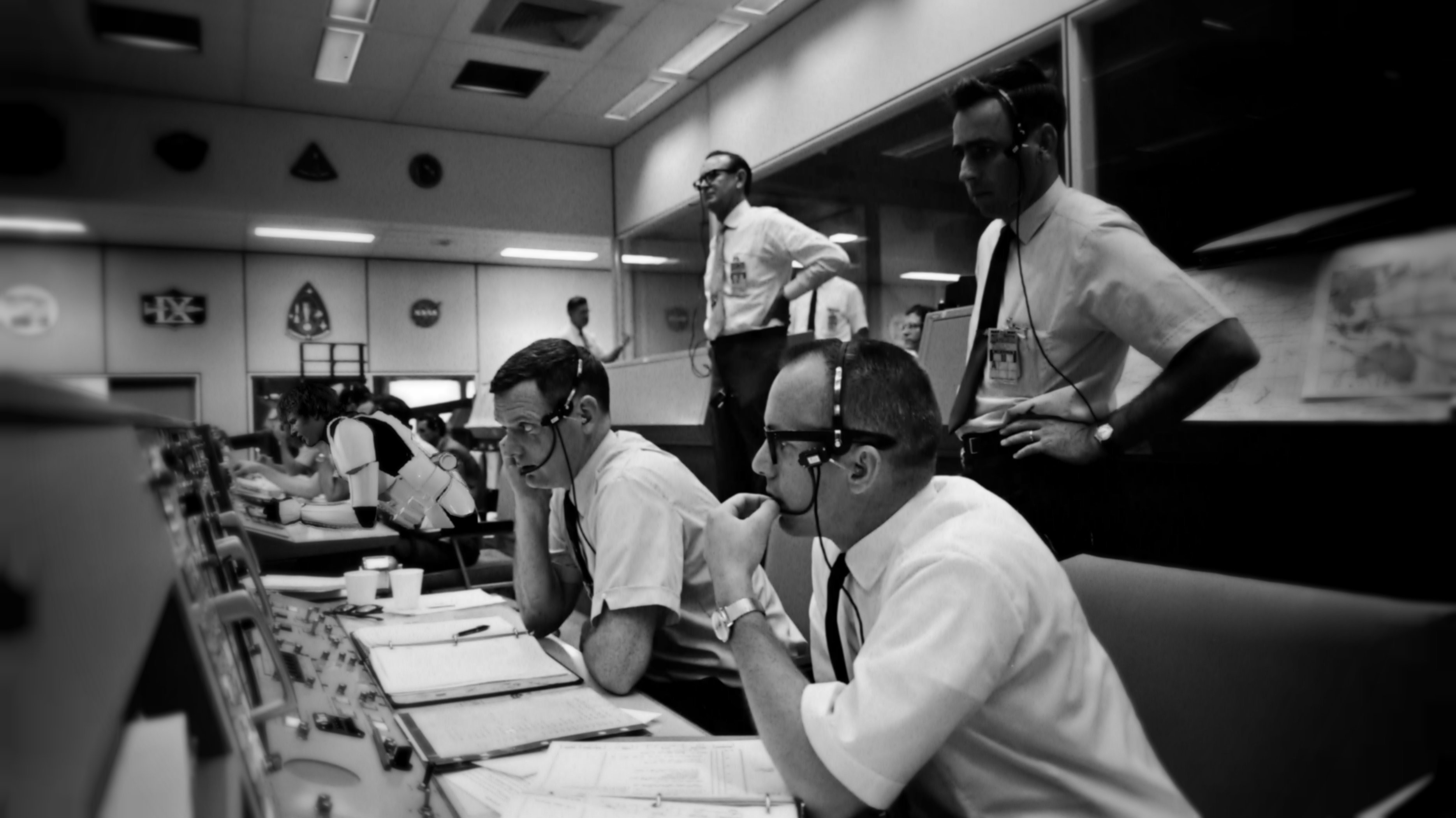 Control 4K wallpaper for your desktop