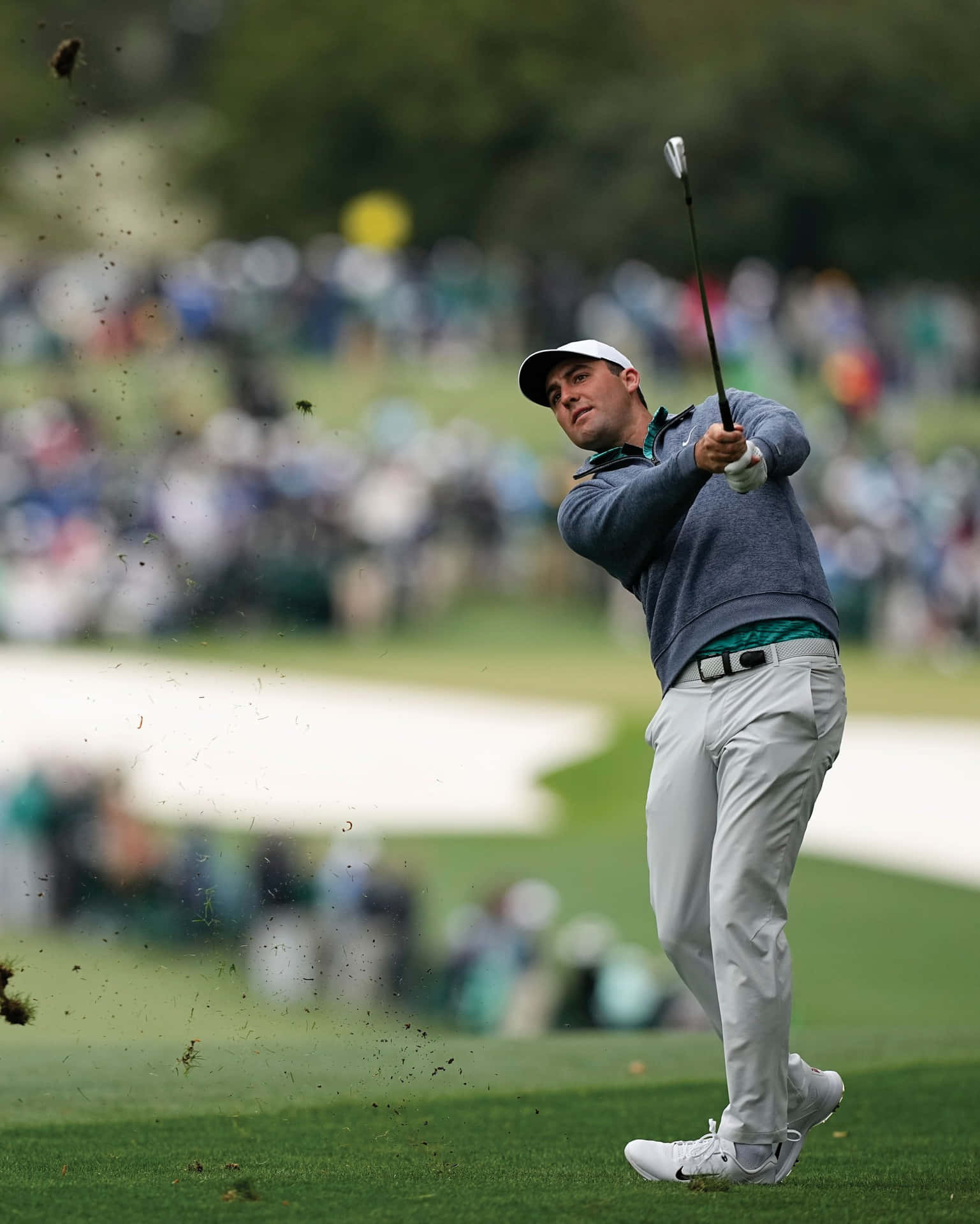 Glistening Golf Course. Wallpaper