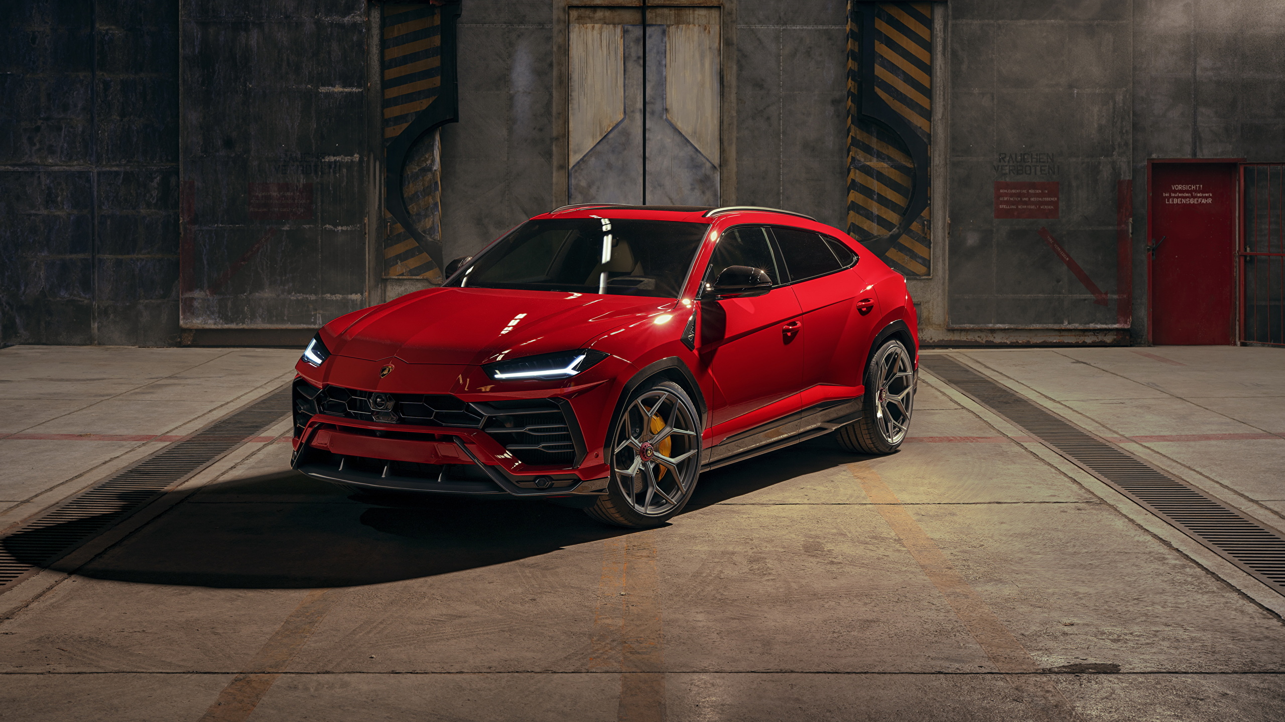 Picture Lamborghini CUV Urus SSUV Red