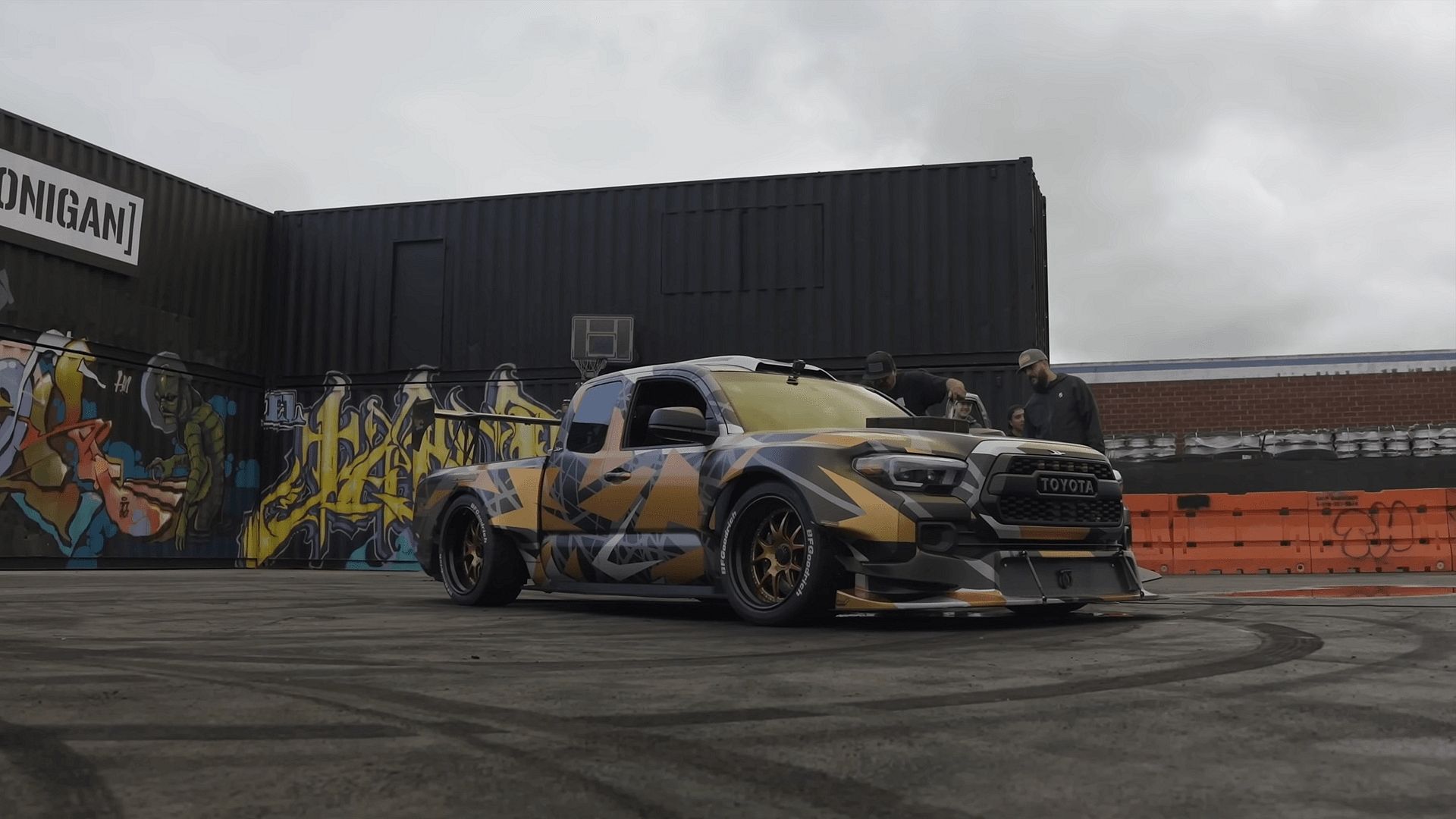 Toyota Tacoma With 900 HP NASCAR V8 Is