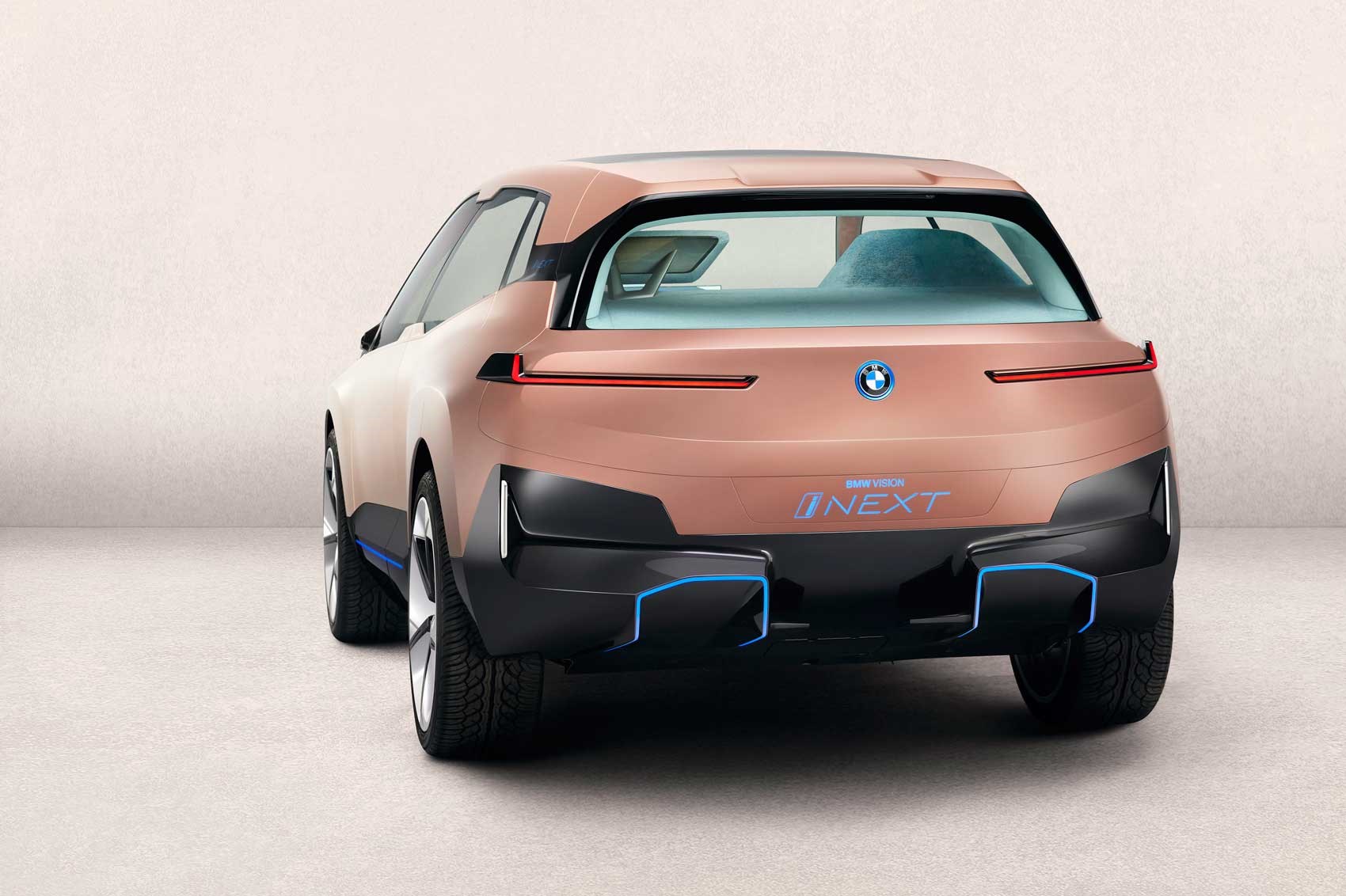 New BMW XM hits the road: fresh