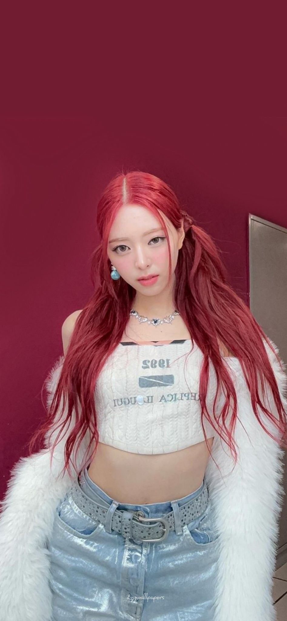 YUNA WALLPAPER. Itzy, Human, Save