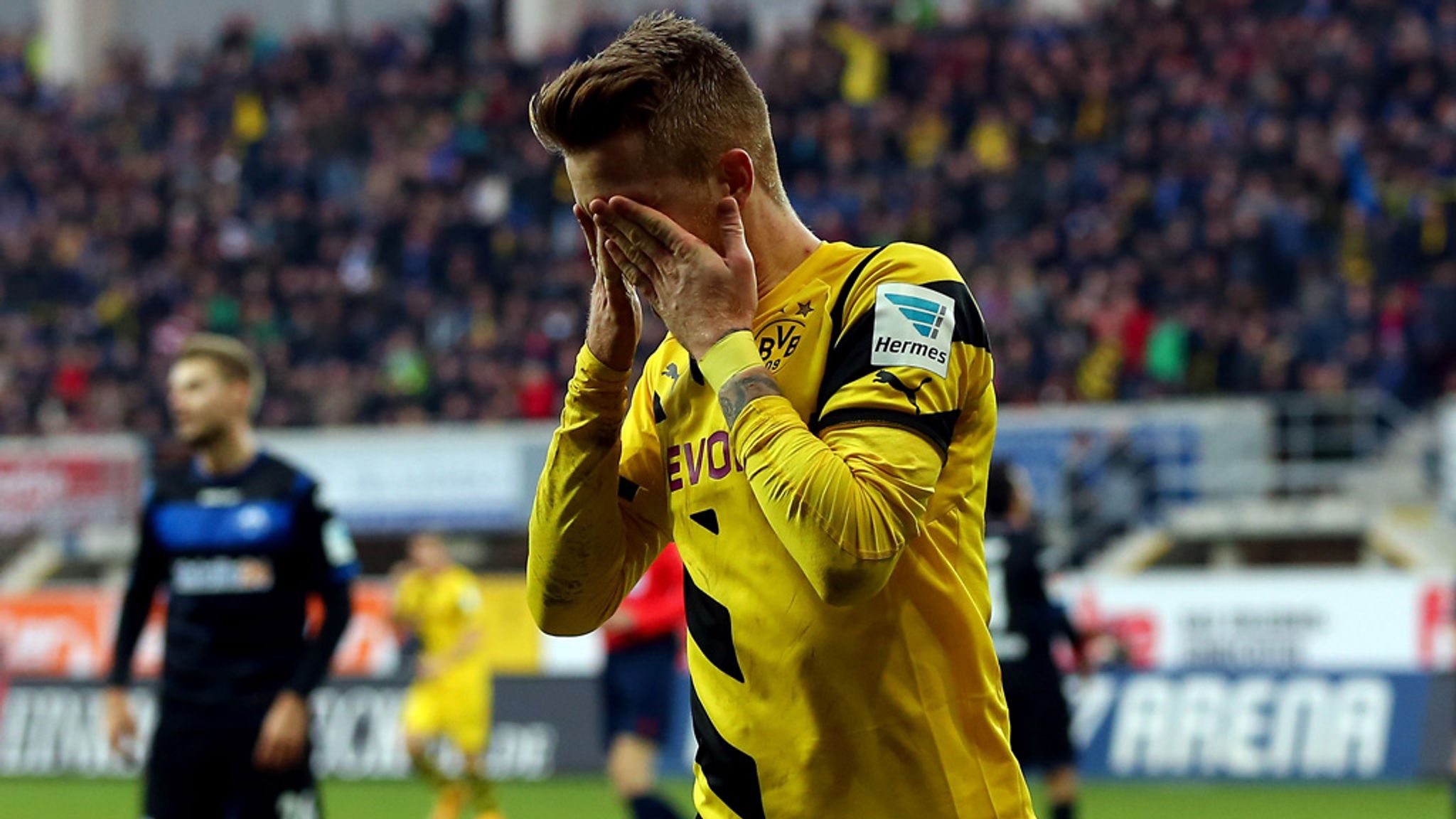 Marco Reus injured as Borussia Dortmund