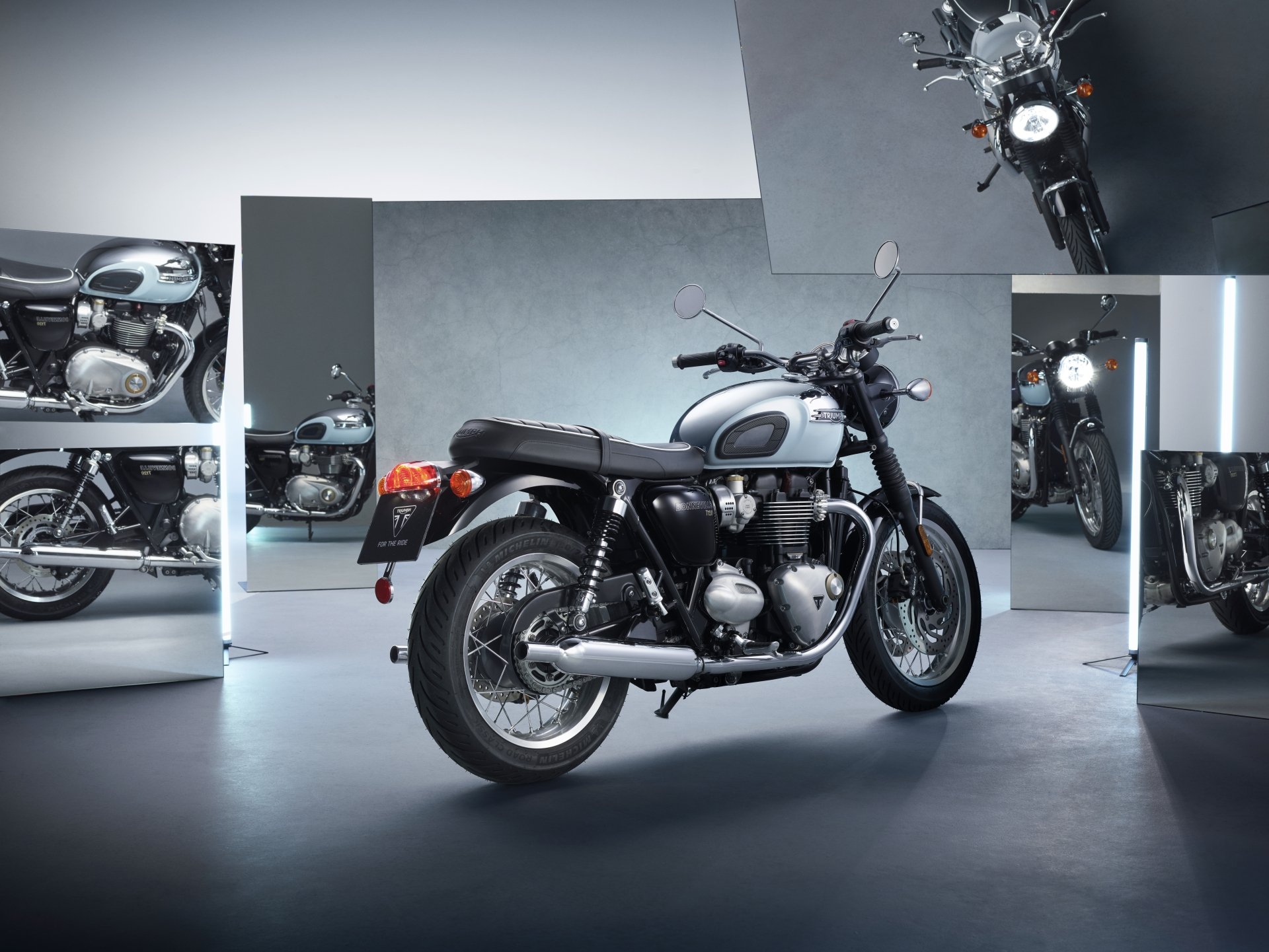 Triumph Bonneville T120R Chrome Edition