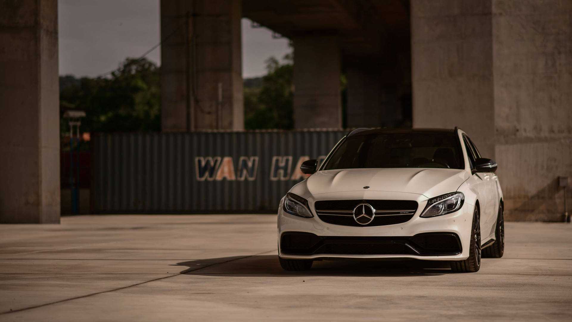 Download 4k Mercedes Benz White Suv Wallpaper