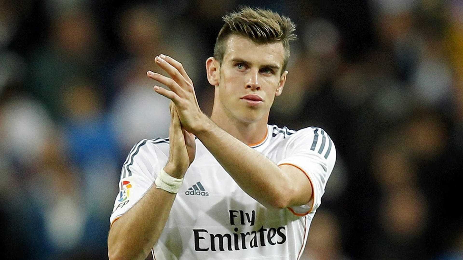 Download Clapping Gareth Bale Wallpaper