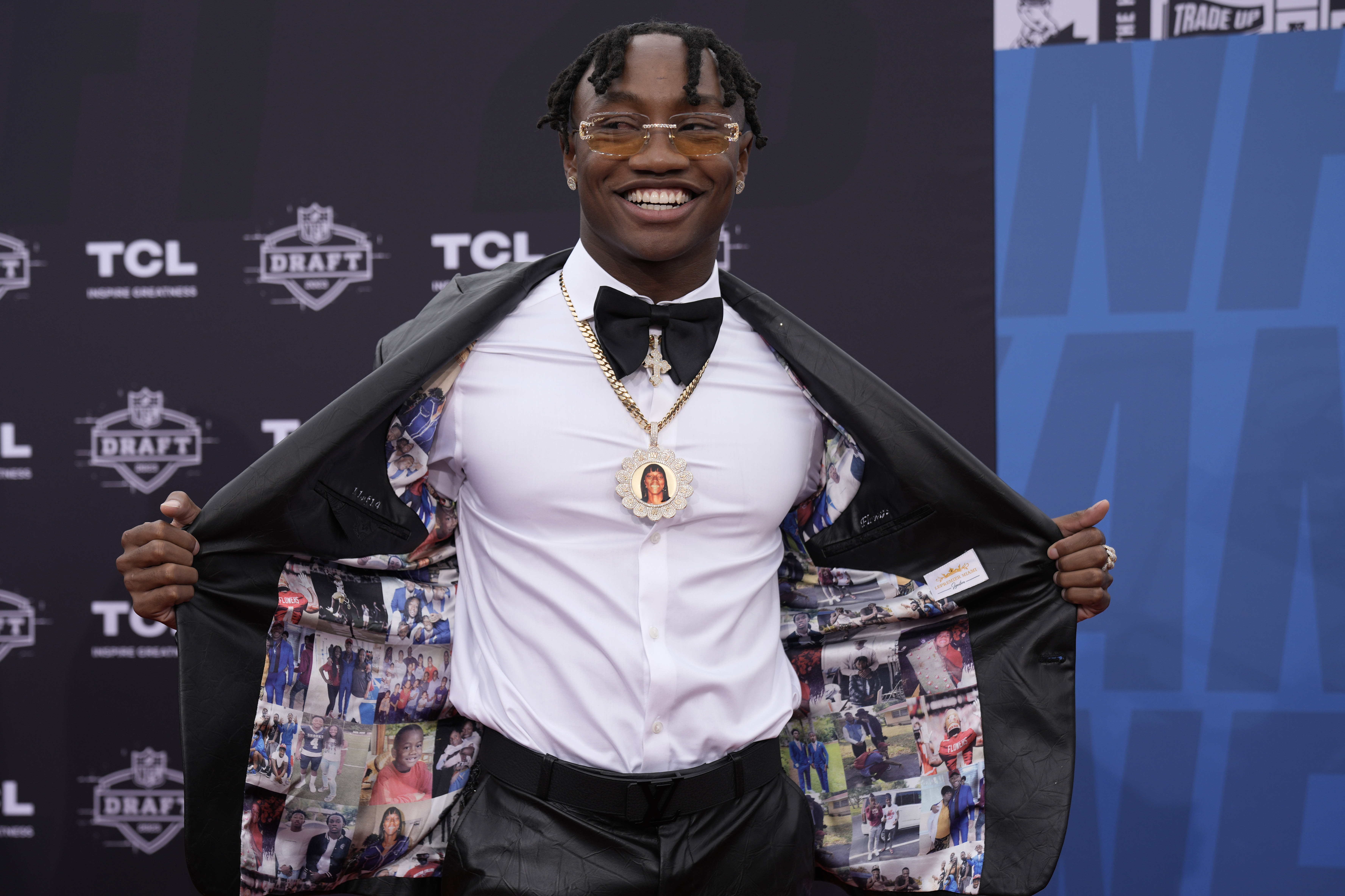 Baltimore Ravens select WR Zay Flowers