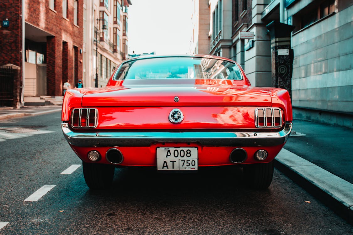 Red Ford Mustang · Free