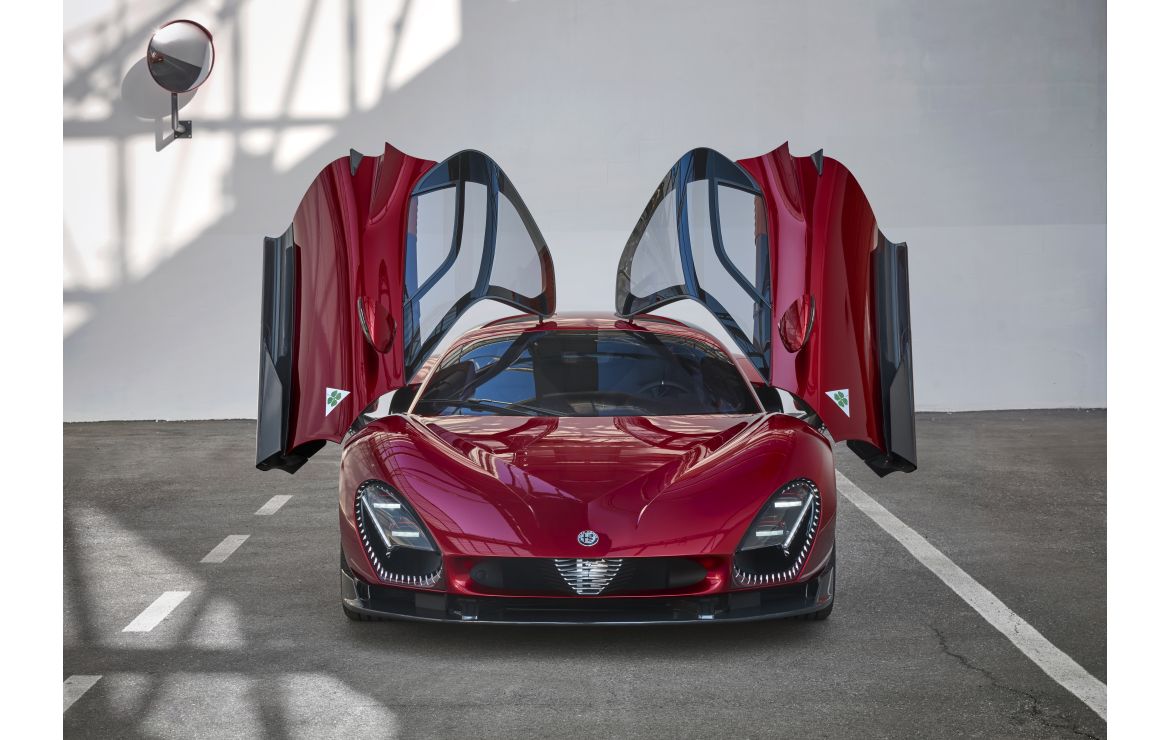 Alfa Romeo 33 Stradale: daring to dream