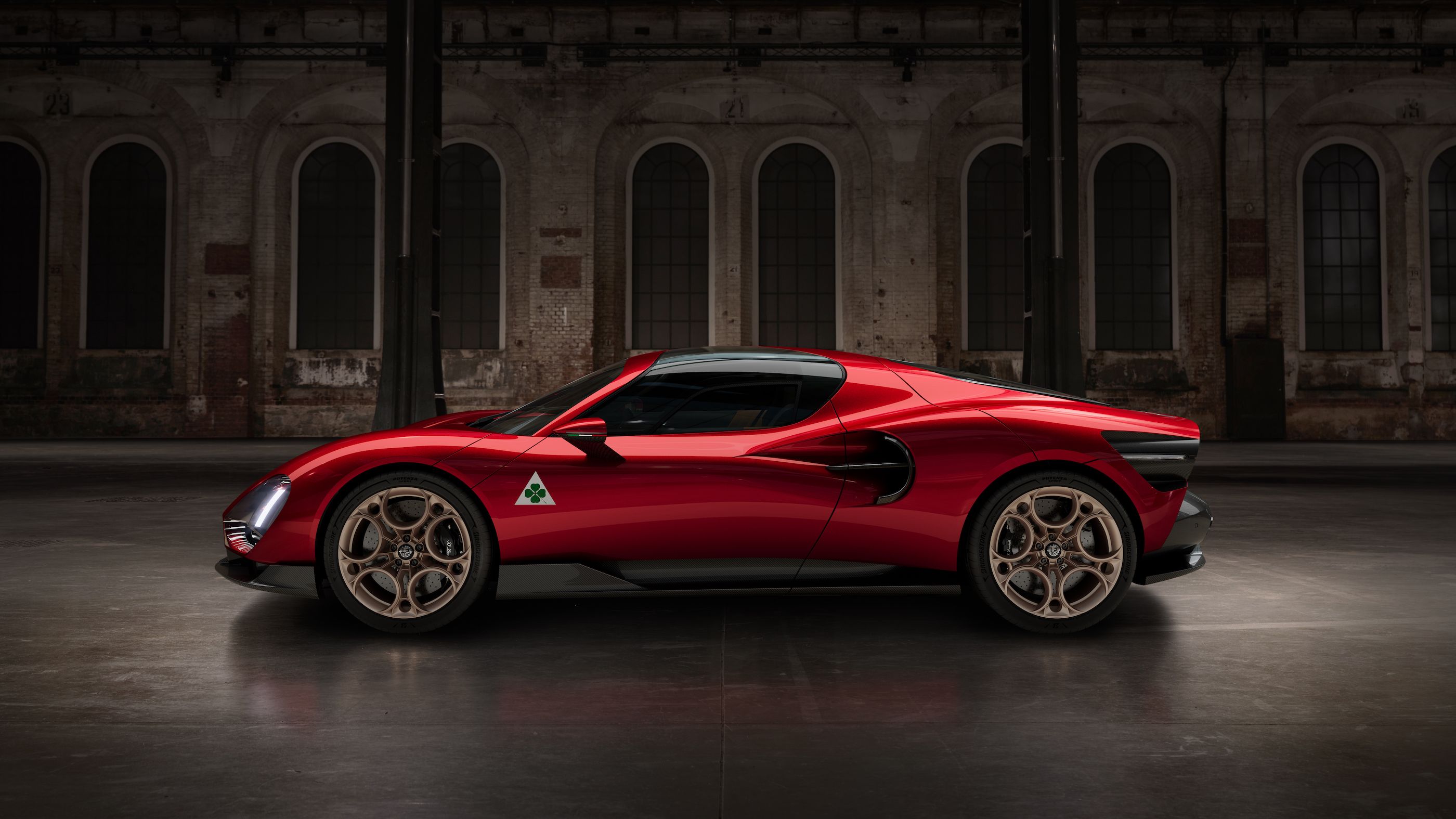 View Photo of the Alfa Romeo 33 Stradale