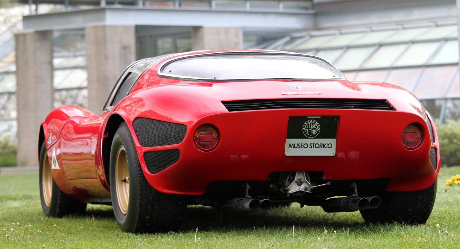Download Alfa Romeo 33 Stradale