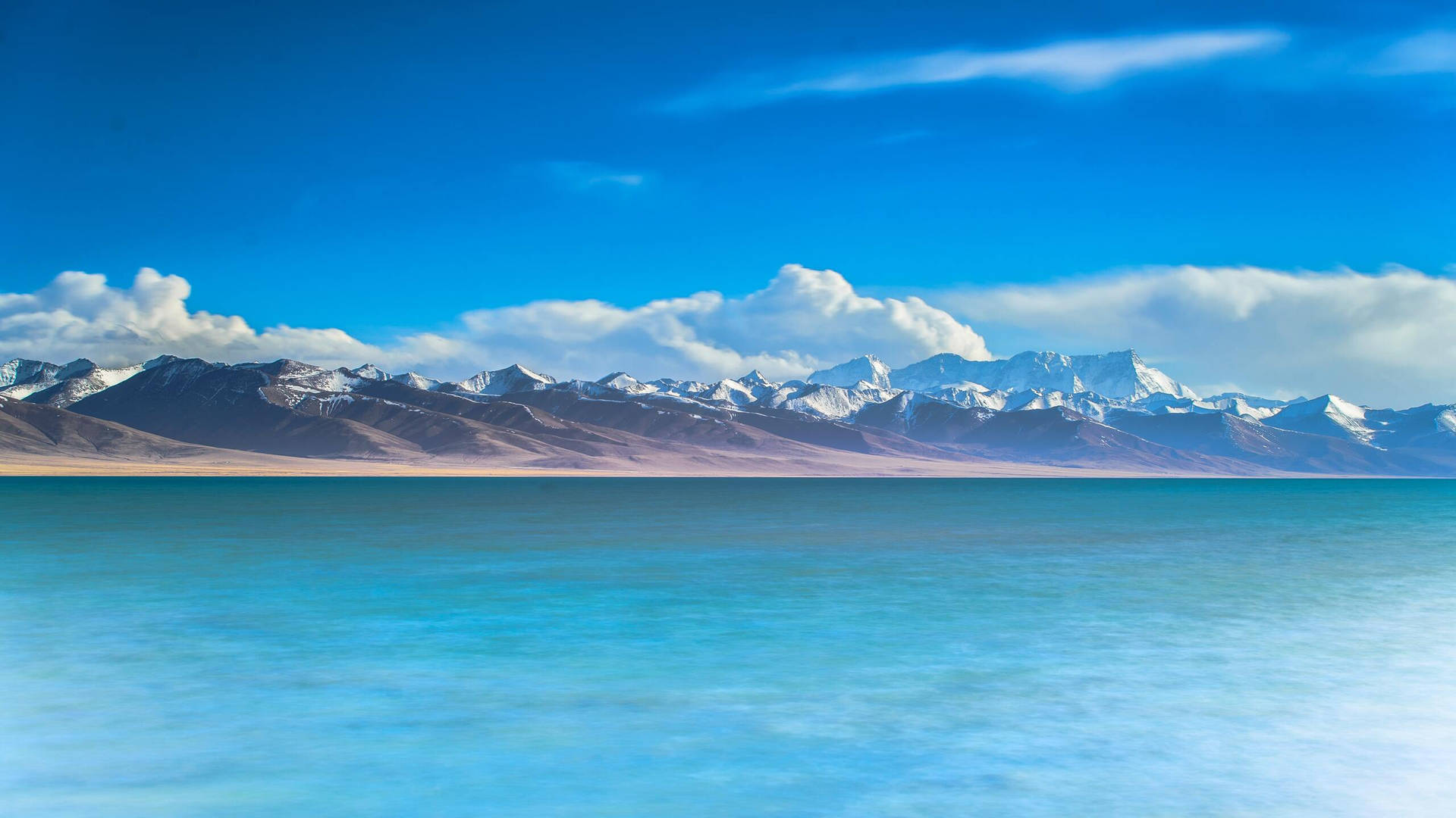 Download 2560 X 1440 Mountain Range
