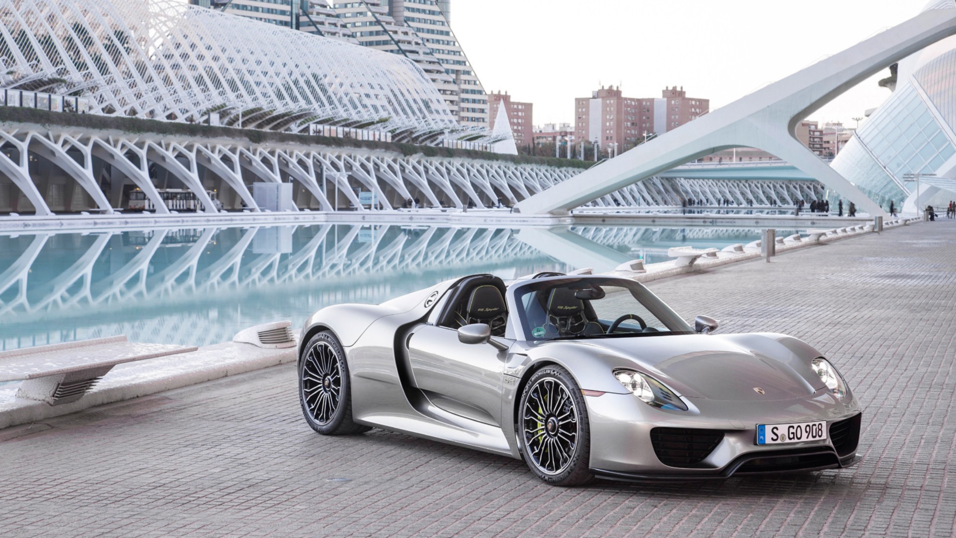 Porsche 918 Spyder Wallpaper