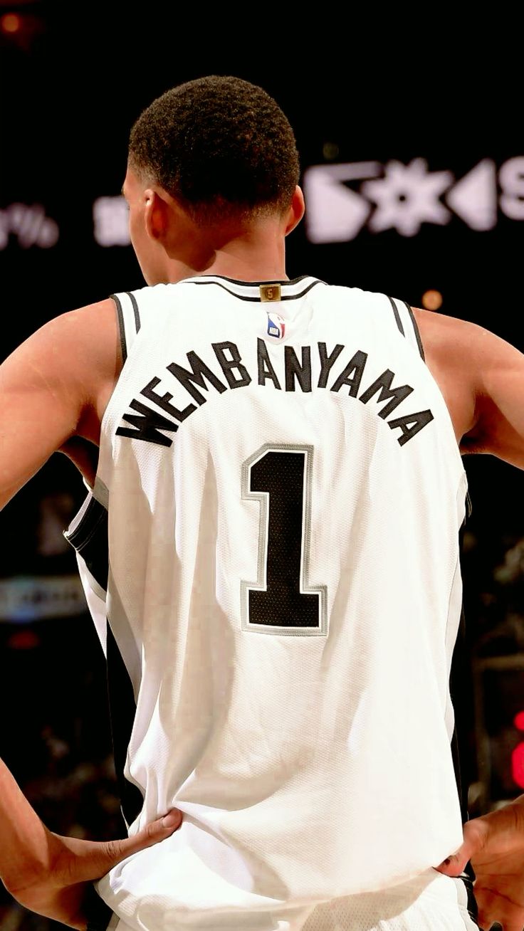 Victor Wembanyama Aesthetic Wallpaper