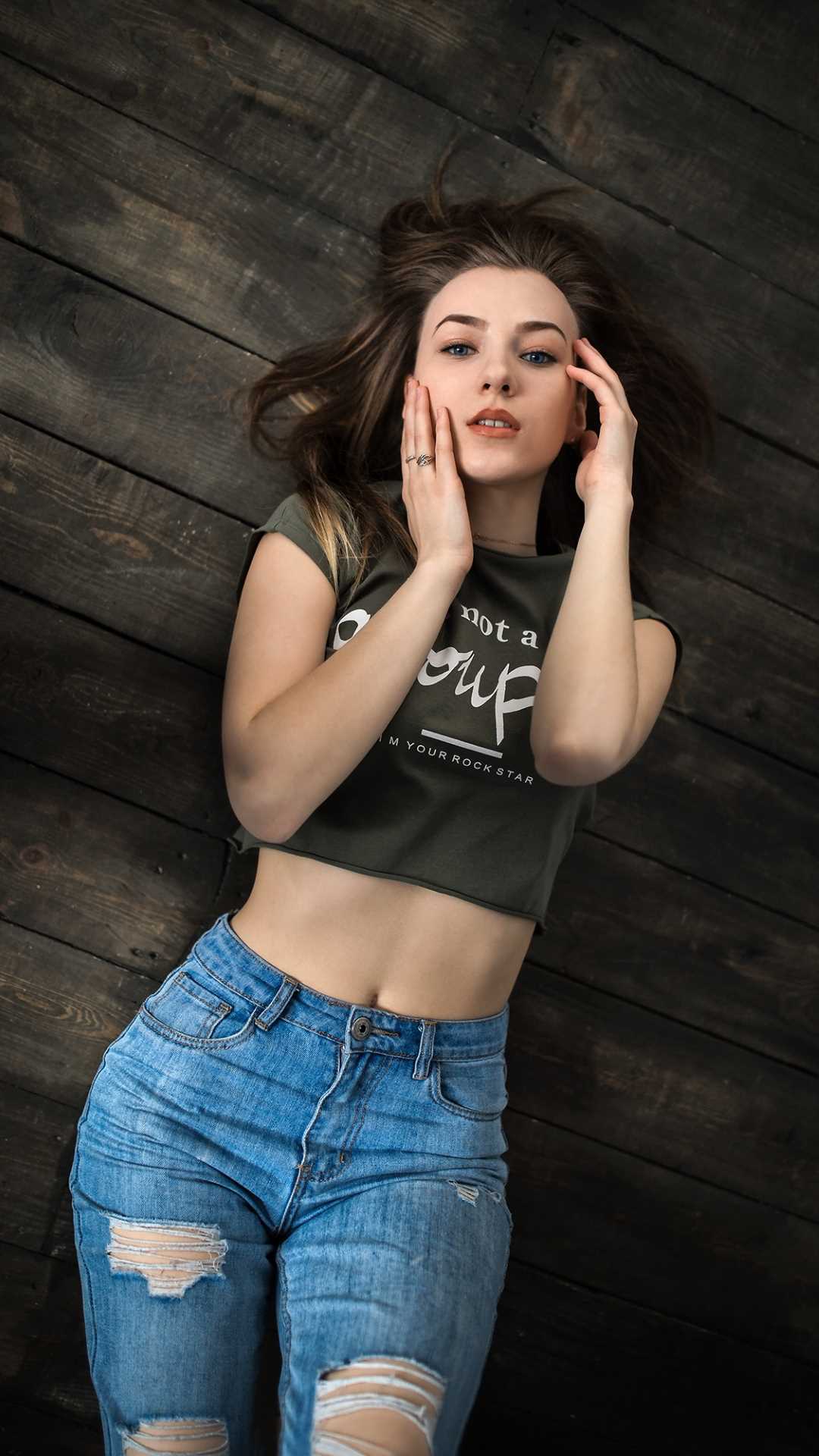 Girl Wallpaper for Mobile