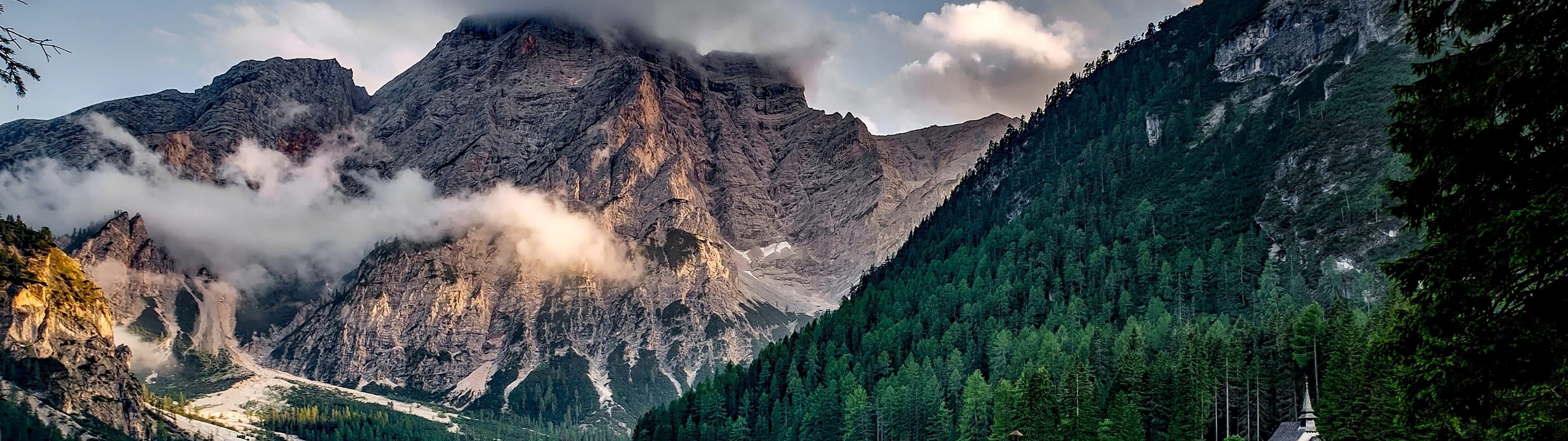 Lake Mountains Nature Cottage 4K