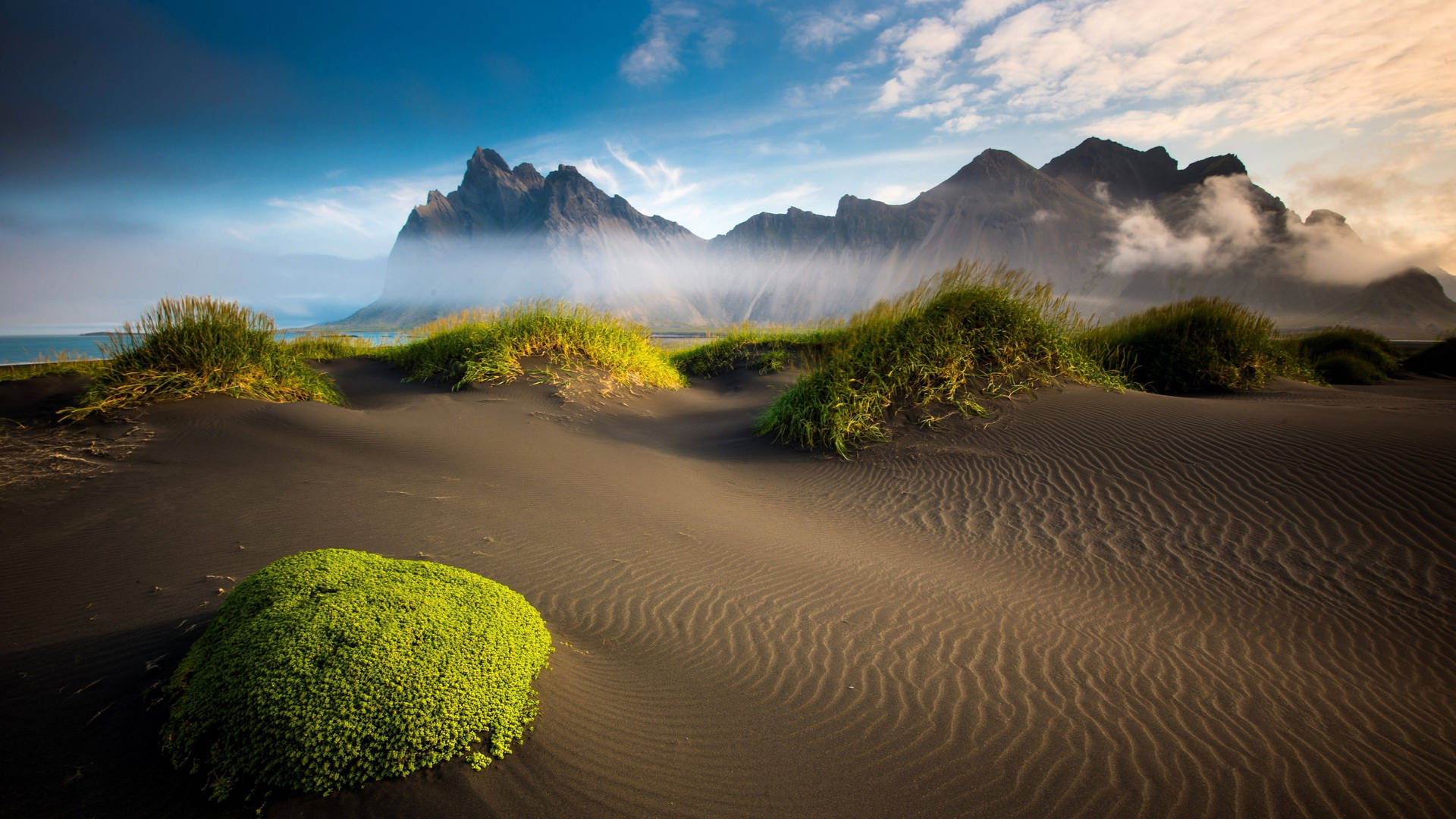 Download free 4k Nature Foggy Hills