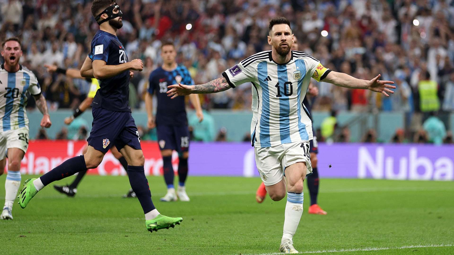 Lionel Messi fires Argentina