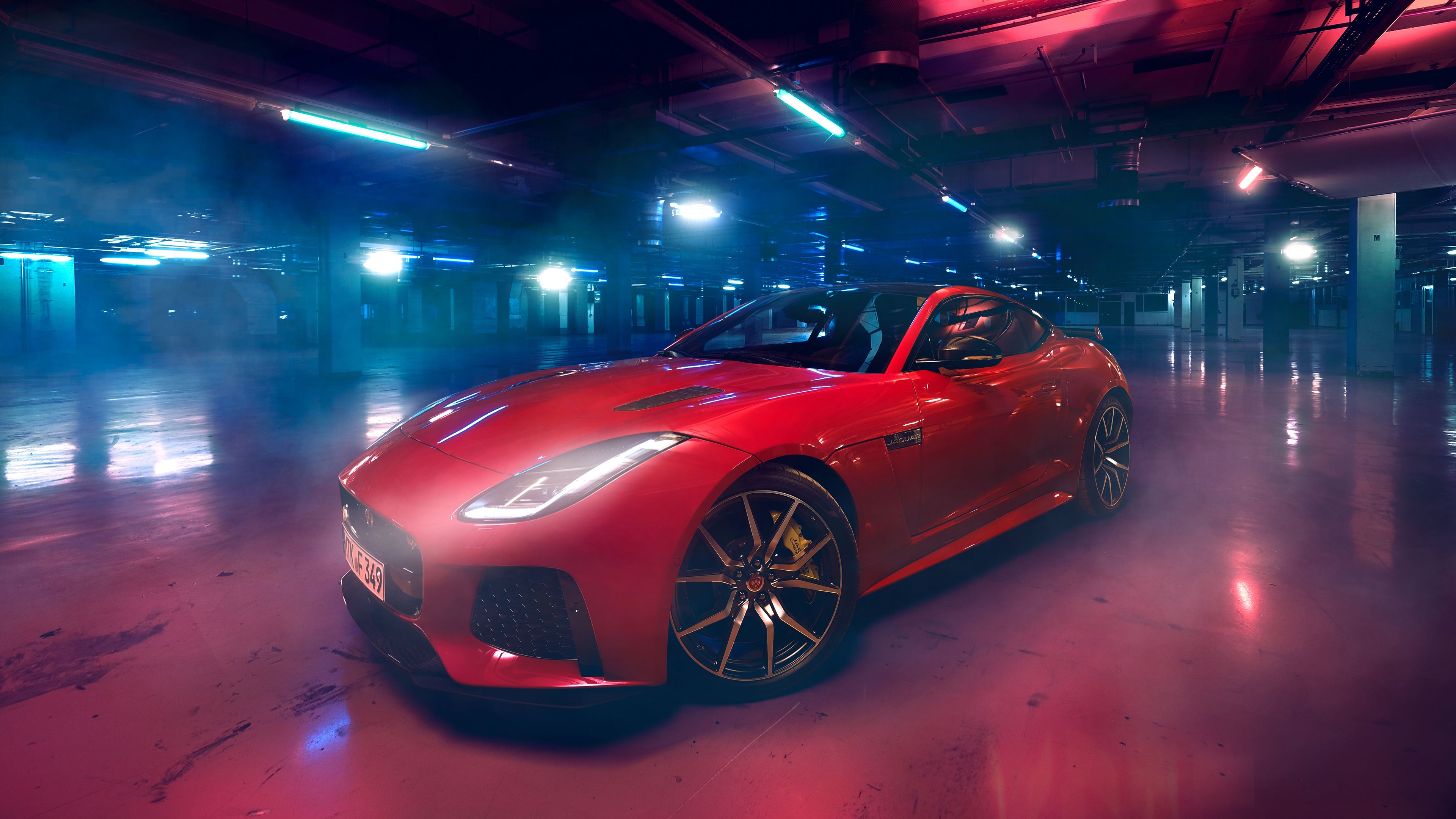 Jaguar F TYPE SVR 4K. 工作