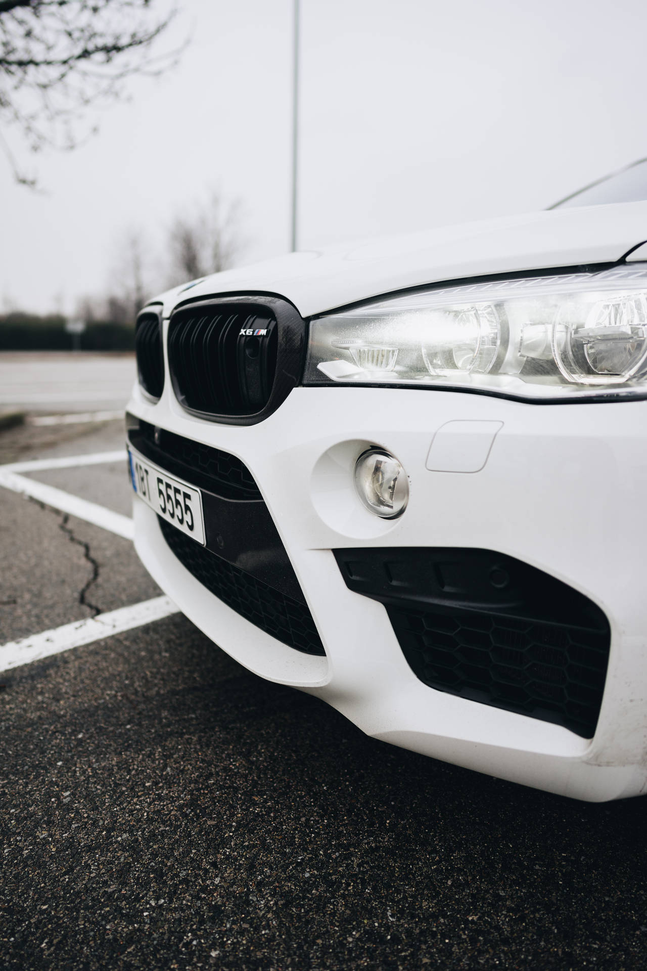 Sporty Suv Car iPhone Wallpaper