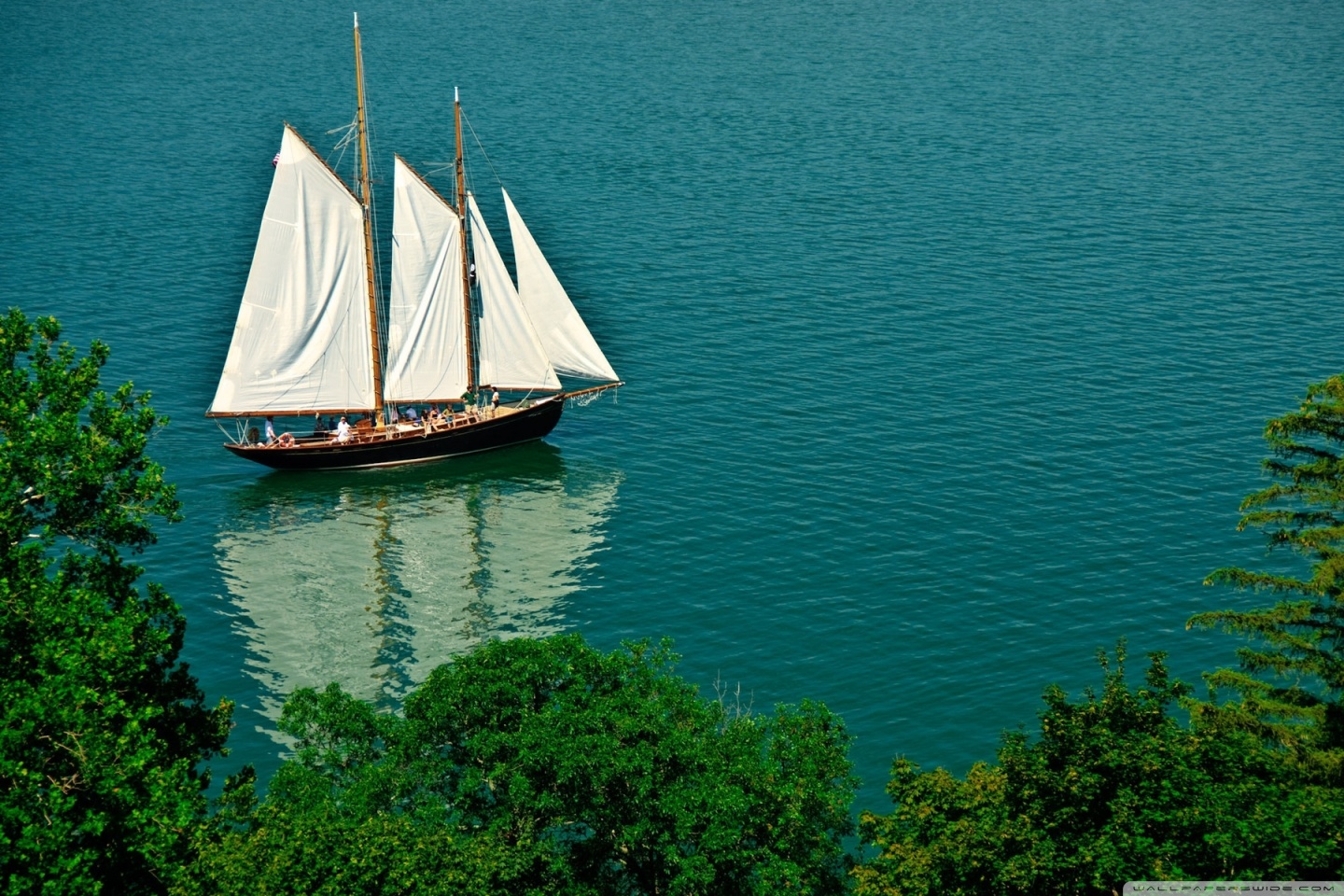 Sailing Boat Ultra HD Desktop