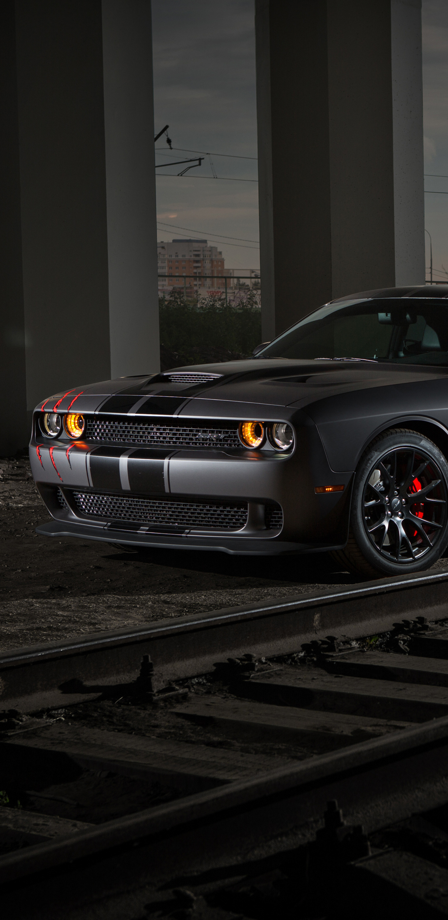 4k Dodge Challenger SRT