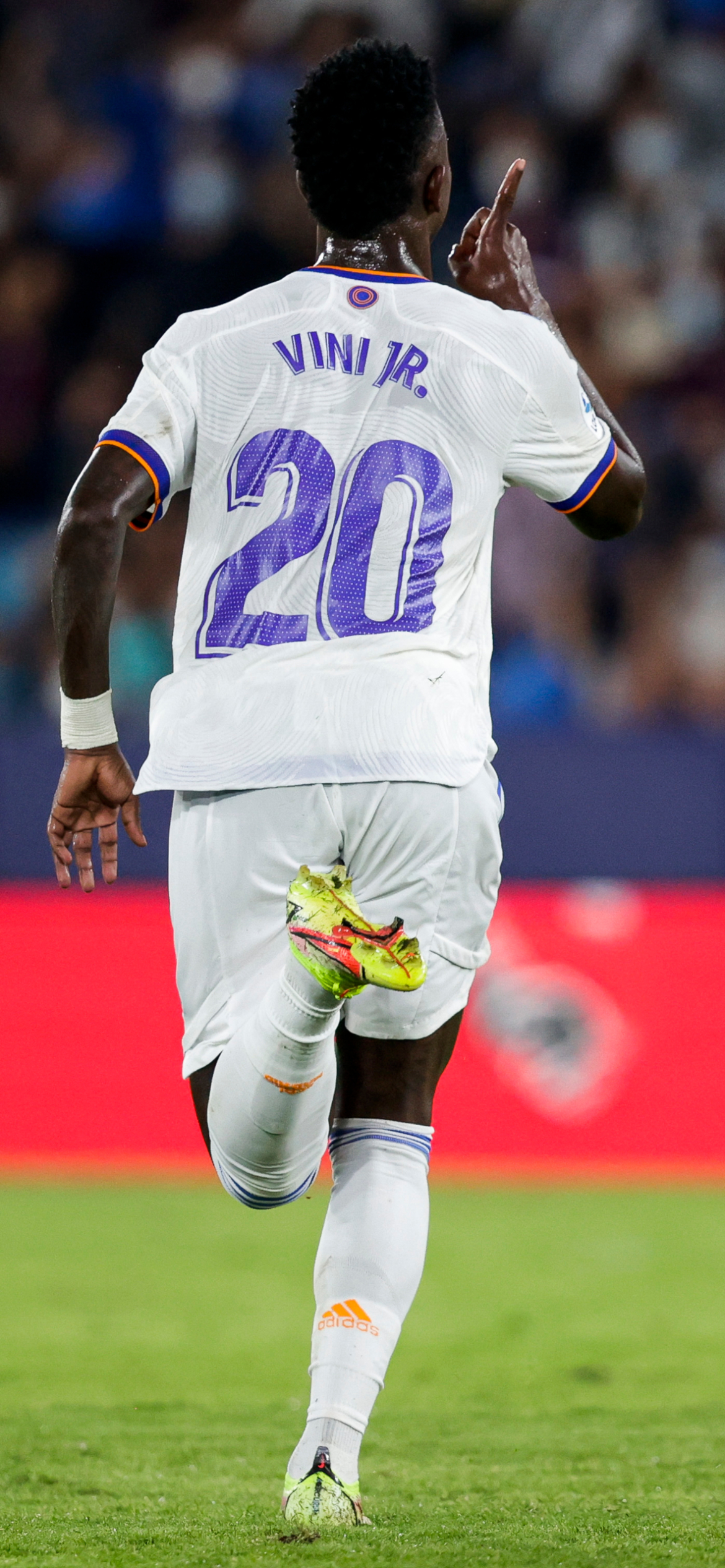 Download Vinícius Júnior wallpaper