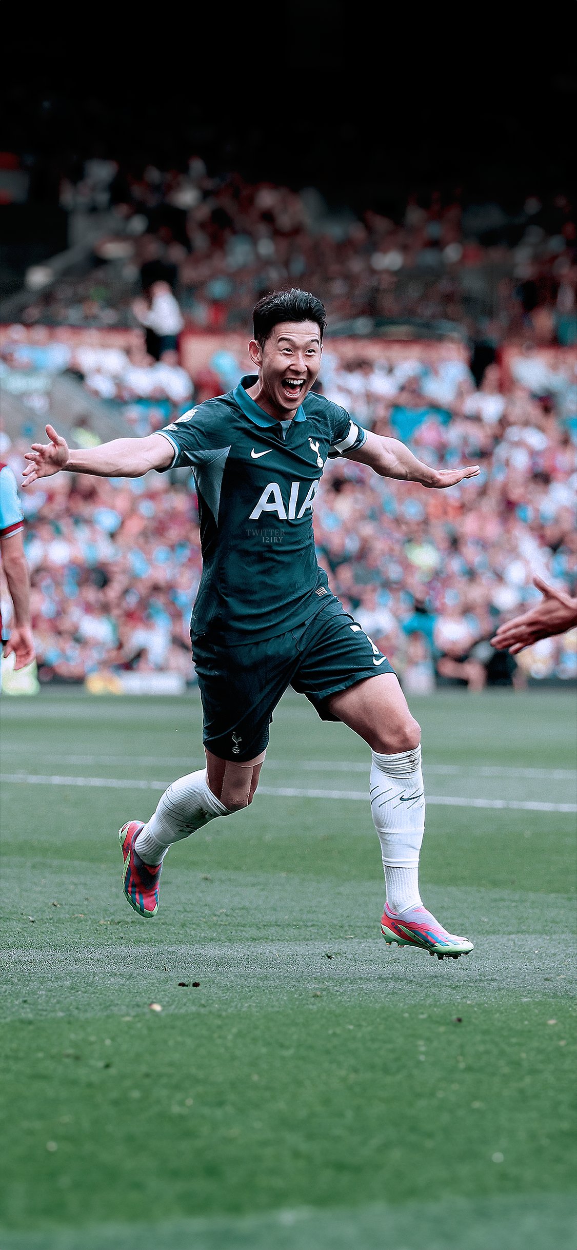 Tadic #Wallpaper └