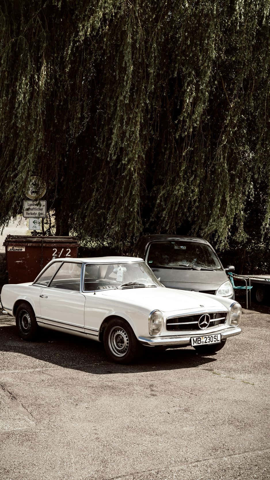 Mercedes Classic iPhone Wallpaper