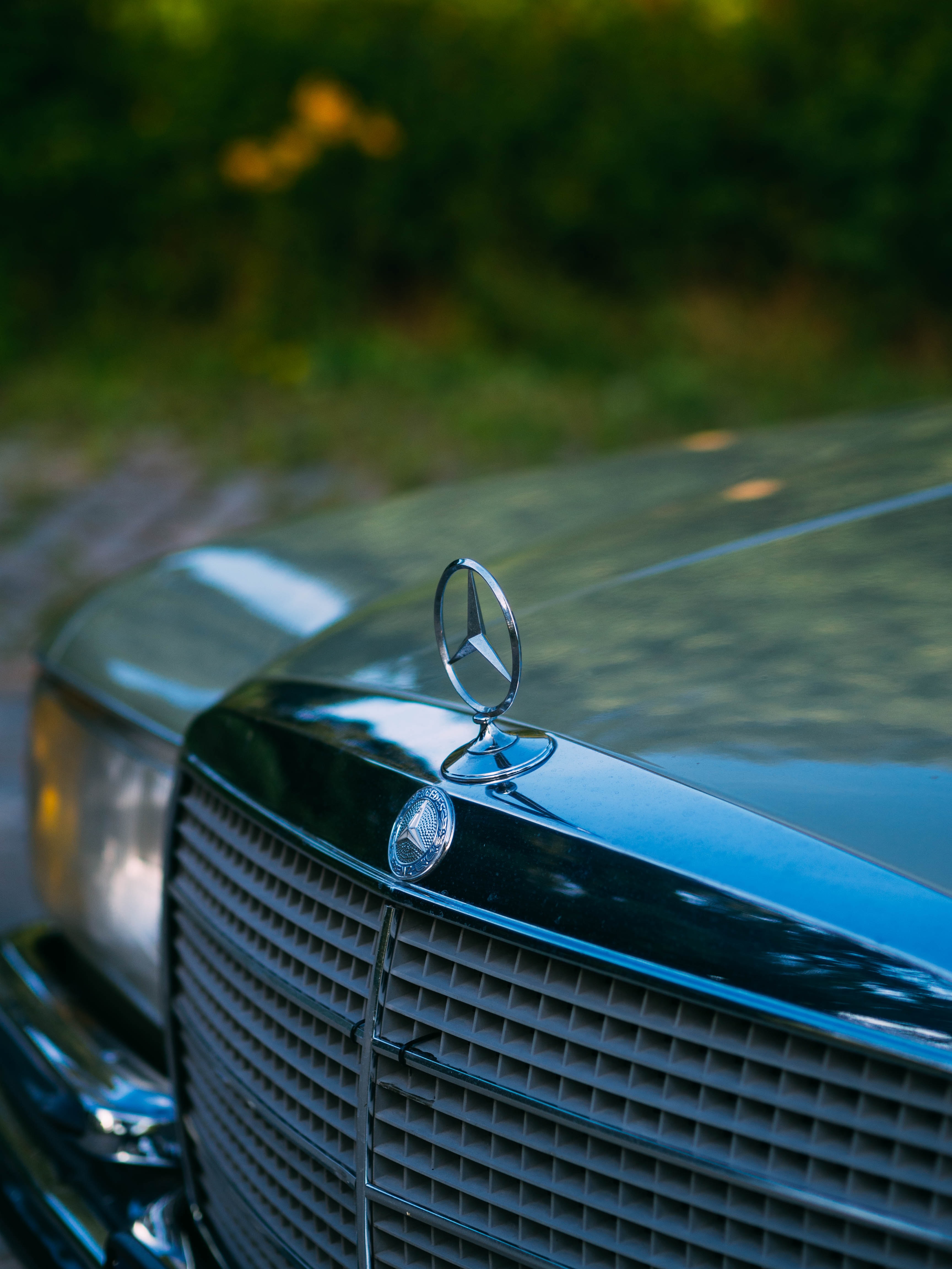 Download Mercedes Benz wallpaper