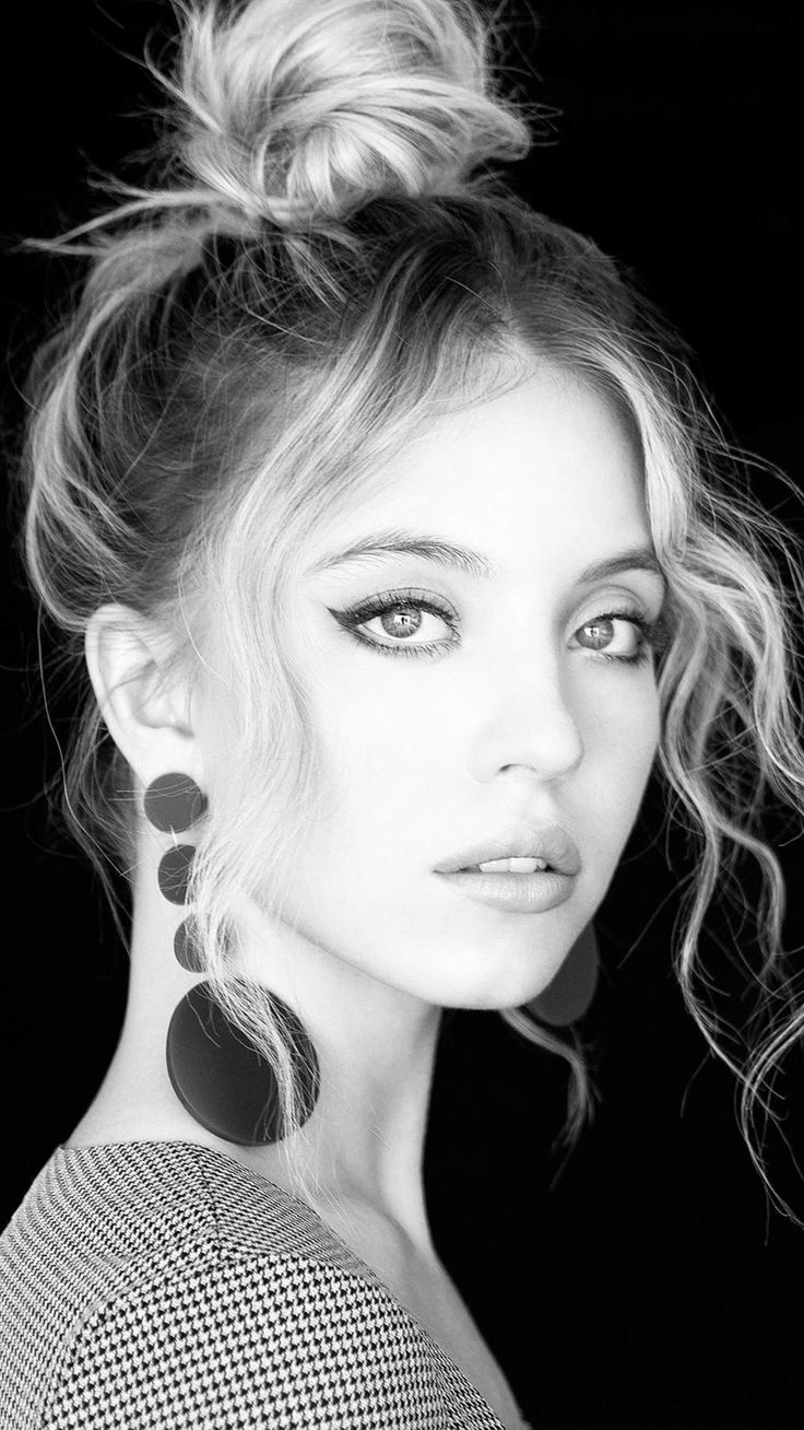 Sydney Sweeney Black & White Photohoot