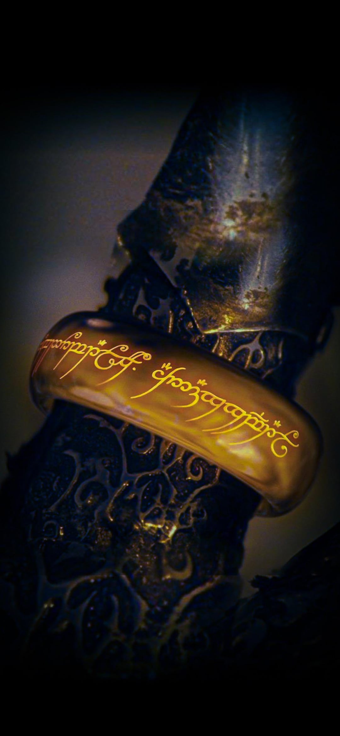 Sauron finger phone wallpaper