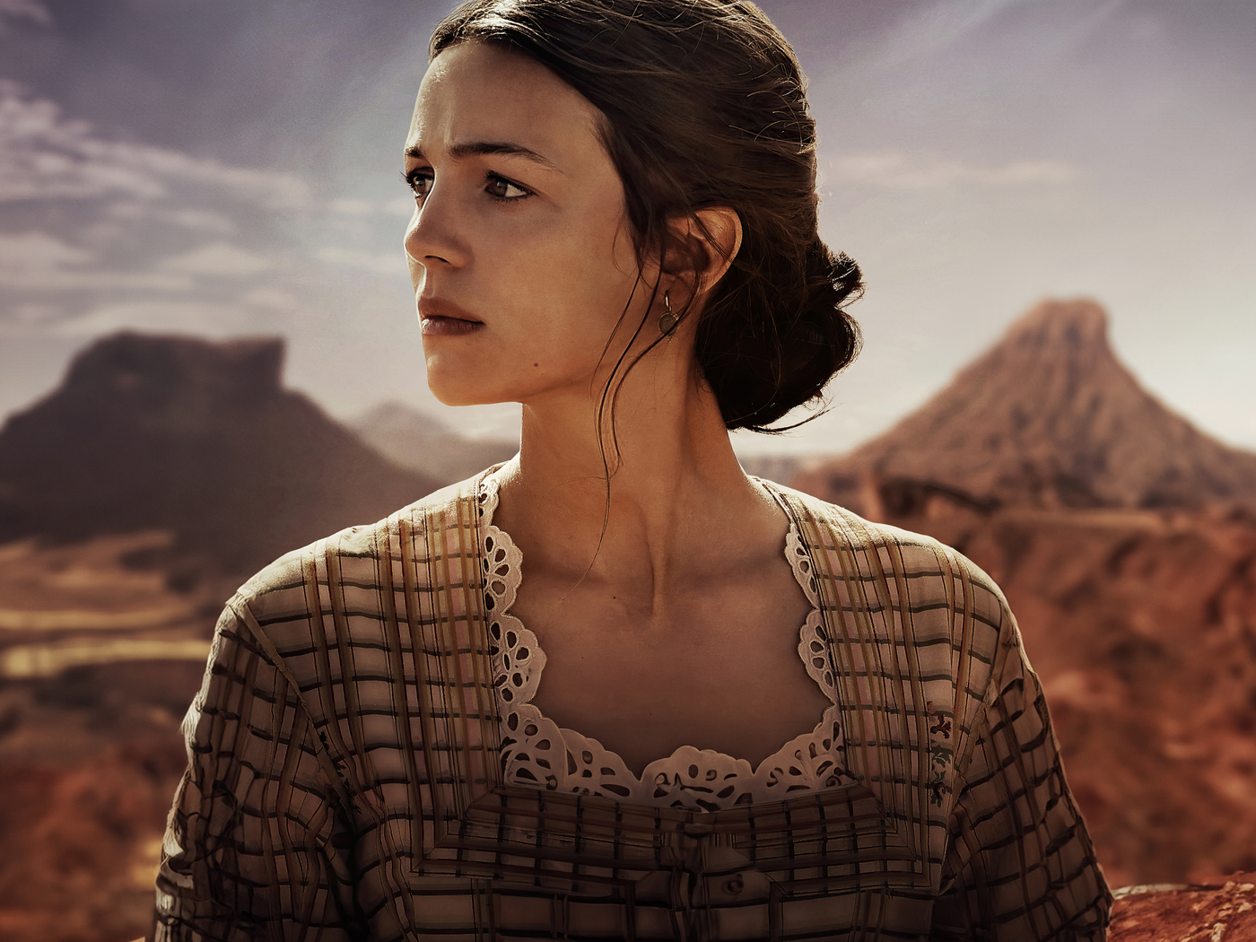 Ella Hunt In In Horizon An